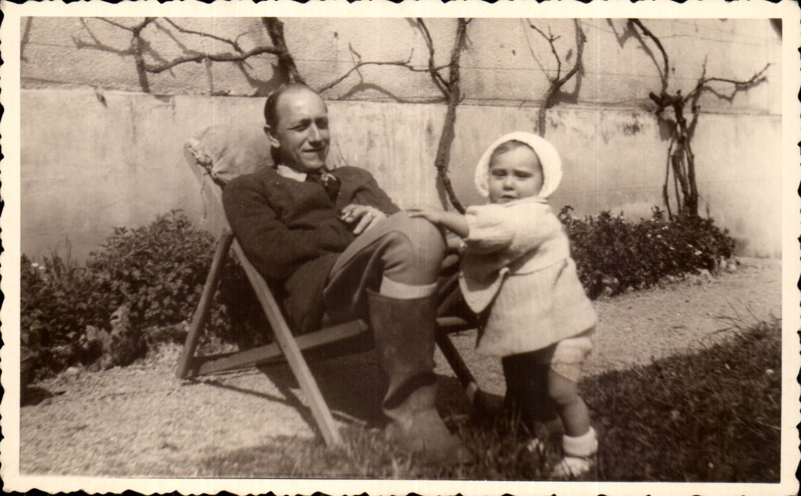 CPA Real photo child and large father