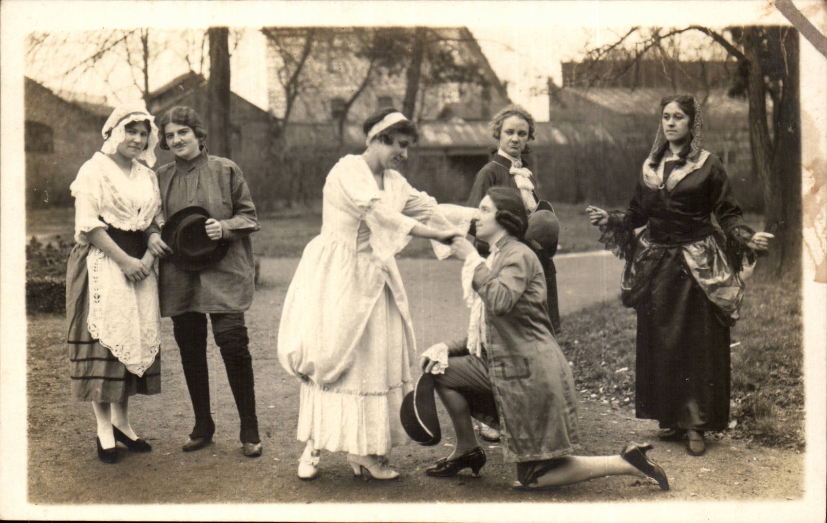 CPA Real photo JAmerine Jacquemin Augusta dElhaye Nelly Bricout Yvonne Debas Fernande Base Andree Sicre the test