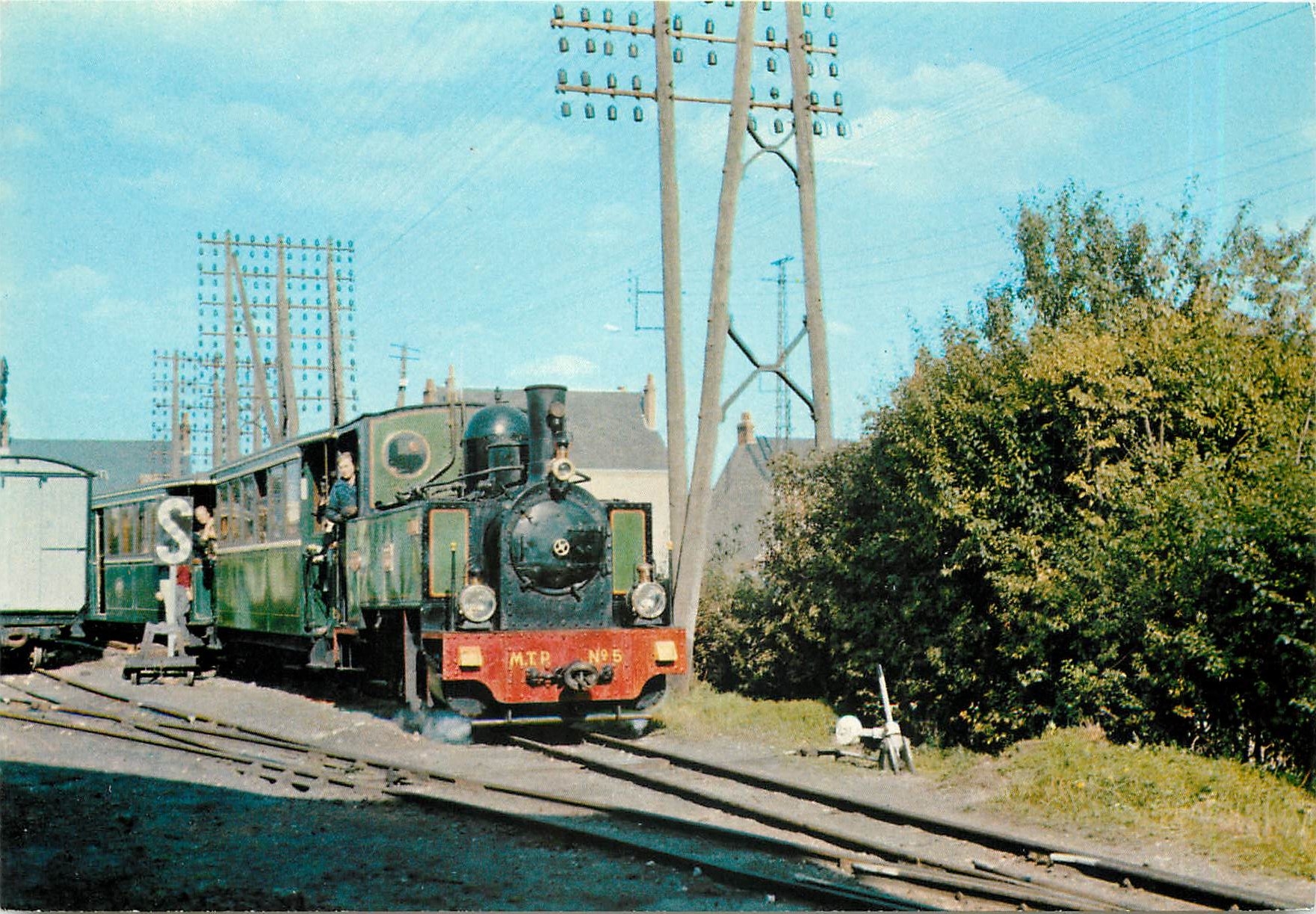 CPM Musee des Transports de Pithiviers (Loiret) Le Tortillard rentre au Depot
