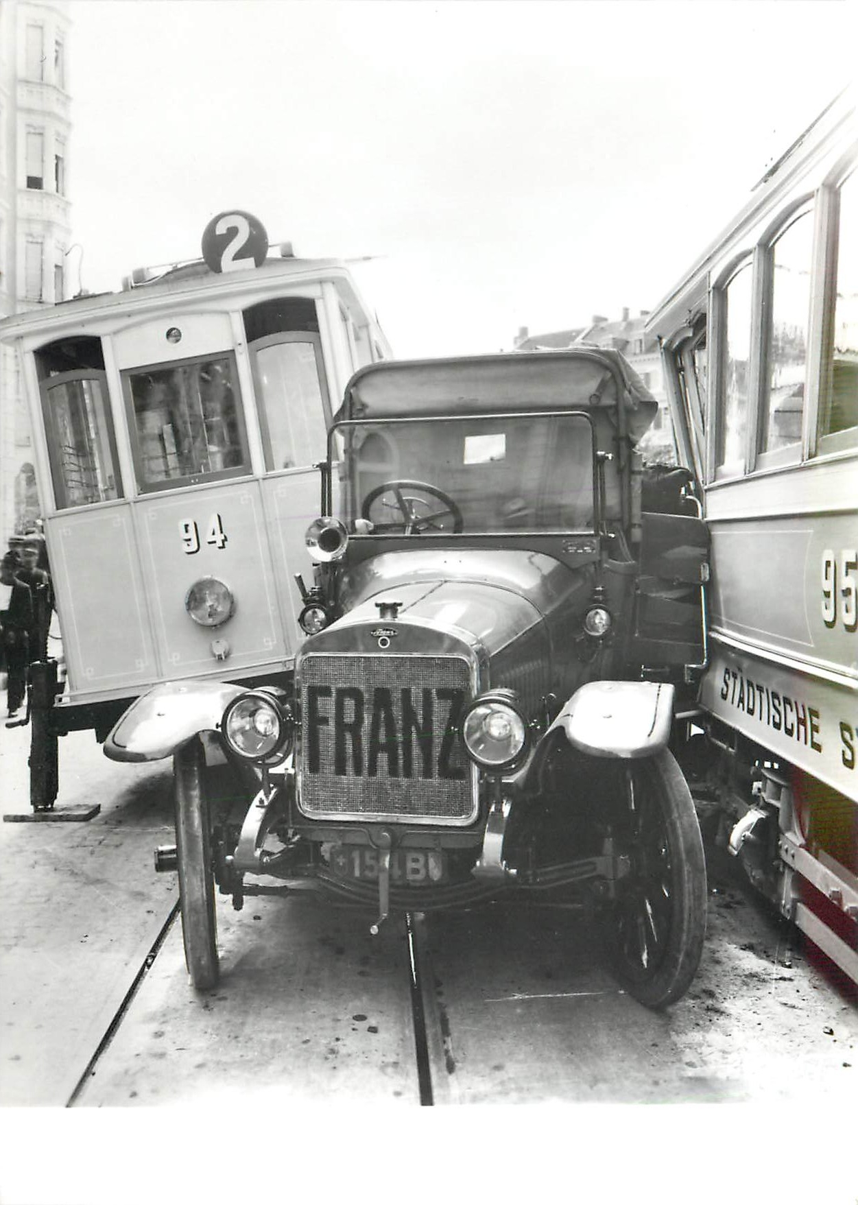 CPM verein tram-museum zuerich Franz-Lastwagen in Bedraengnis der StStZ-Motorwagen Ce 2/2 94 und 95