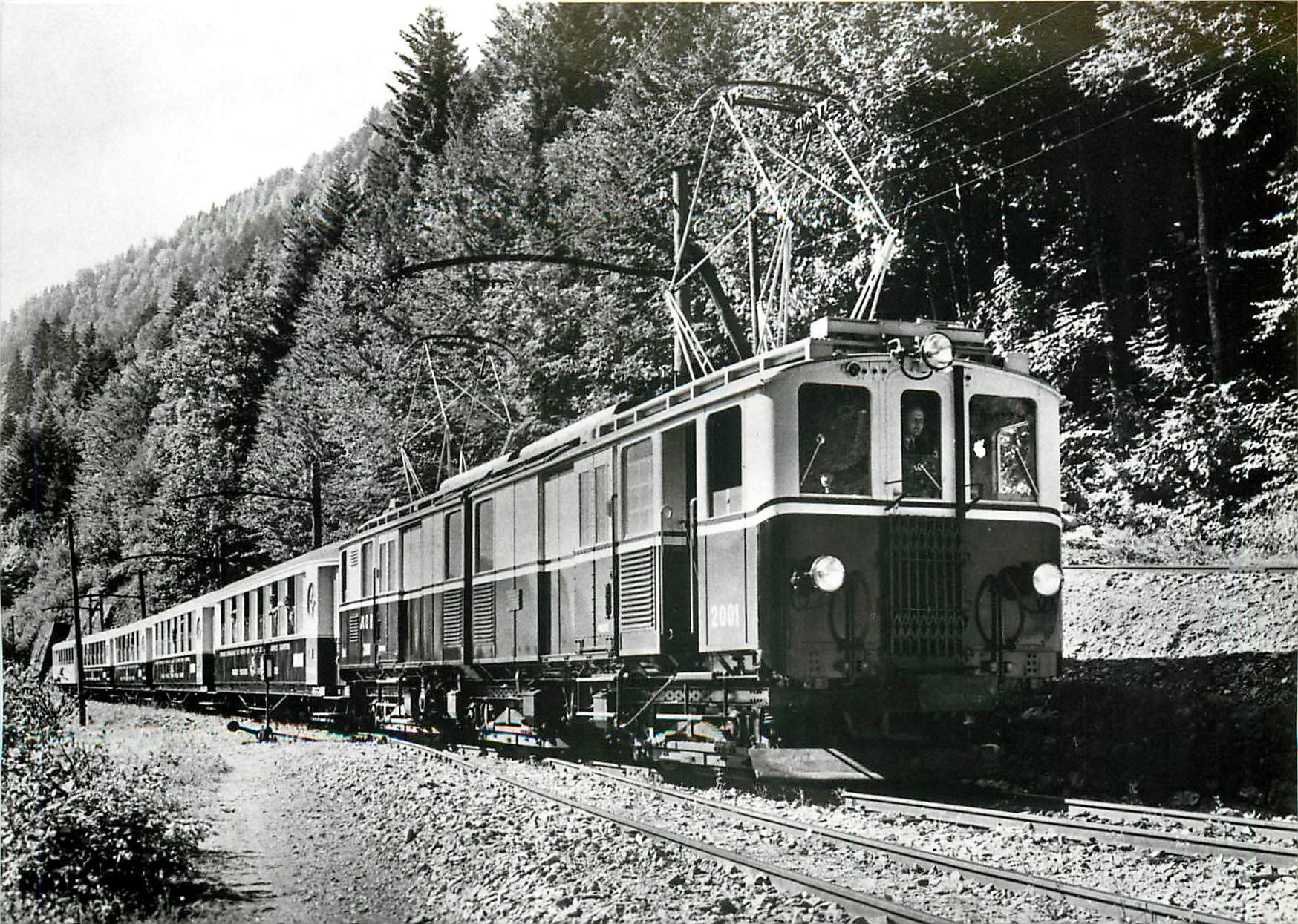 CPM ''Golden Mountain Express'' arrivant a Jor en 1932