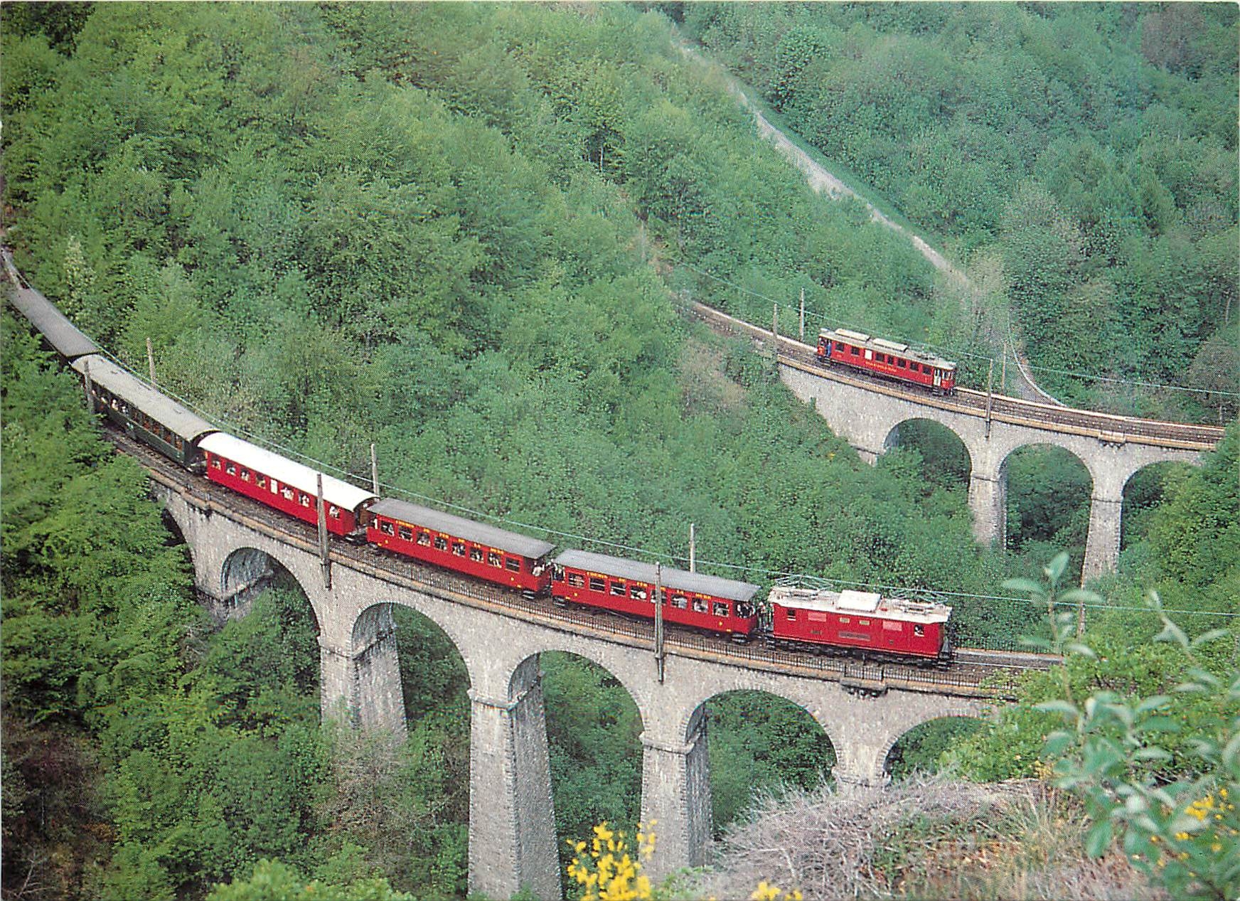 CPM Train et automotrice sur les viaducs du Loulla