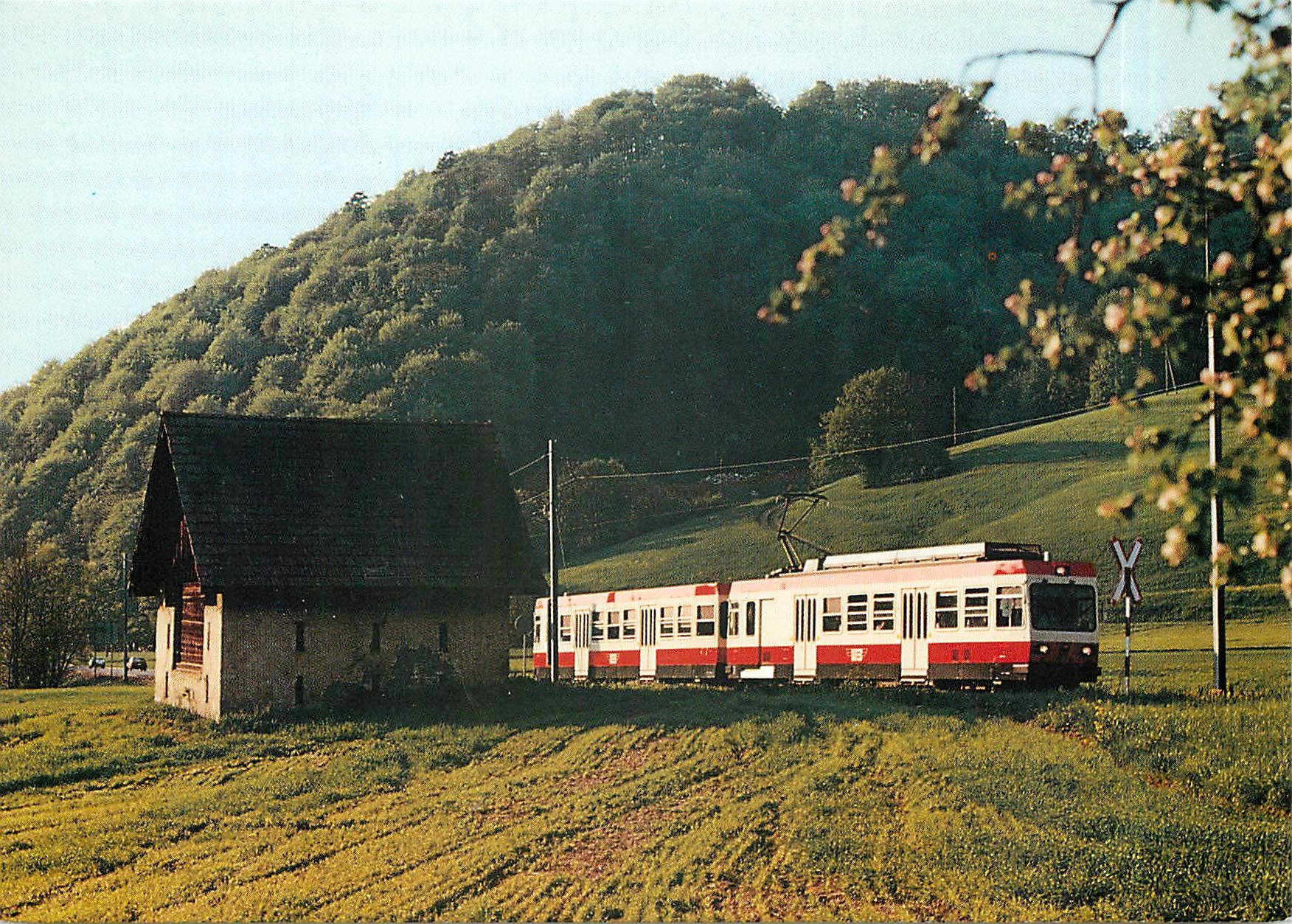 CPM Pendelzug der Waldenburgerbahn vor der Station Lampenberg-Ramlinsburg
