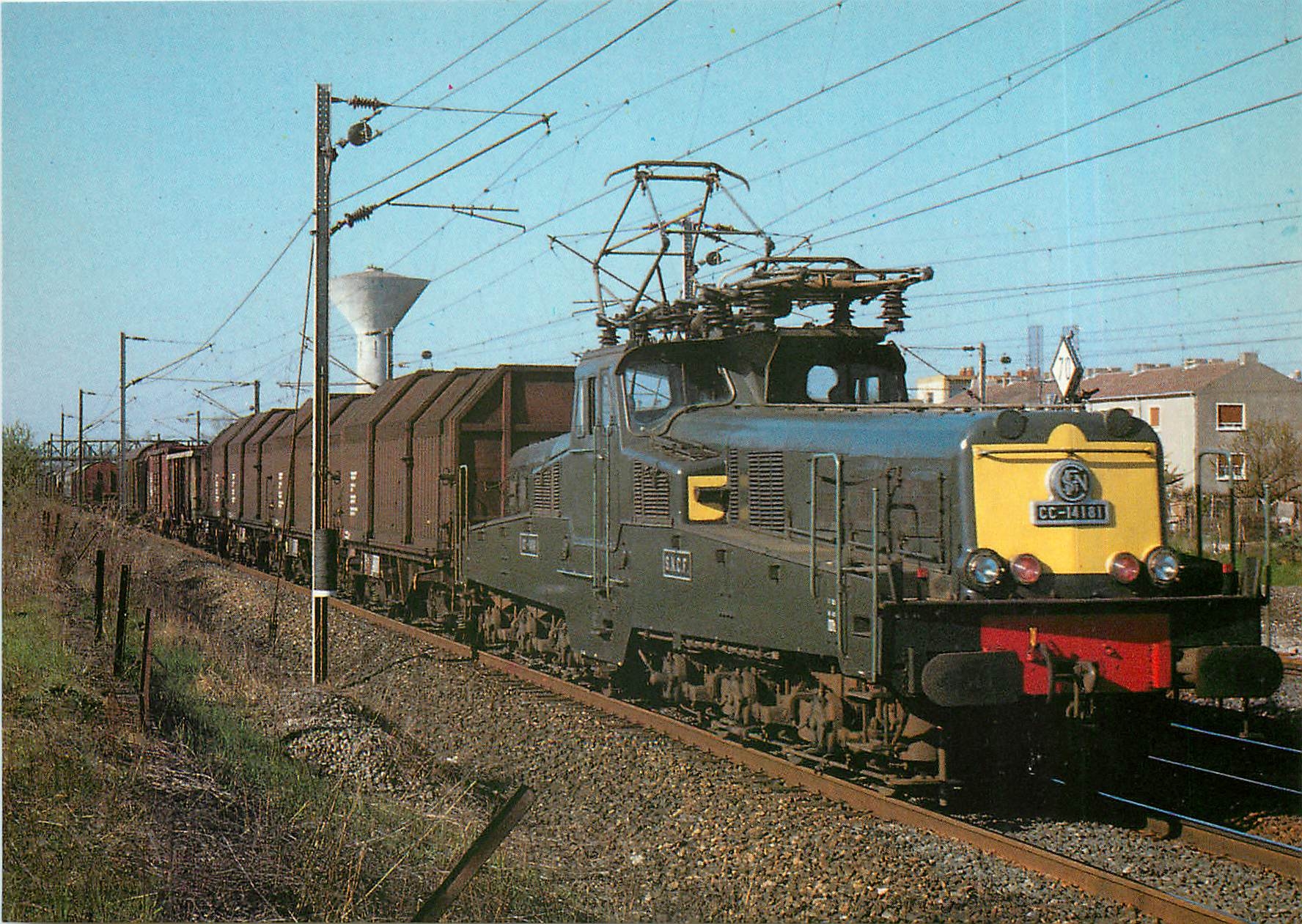CPM CP 113- La CC 14181 a Uckange sur un train Thionville-Metz. Juin 1985