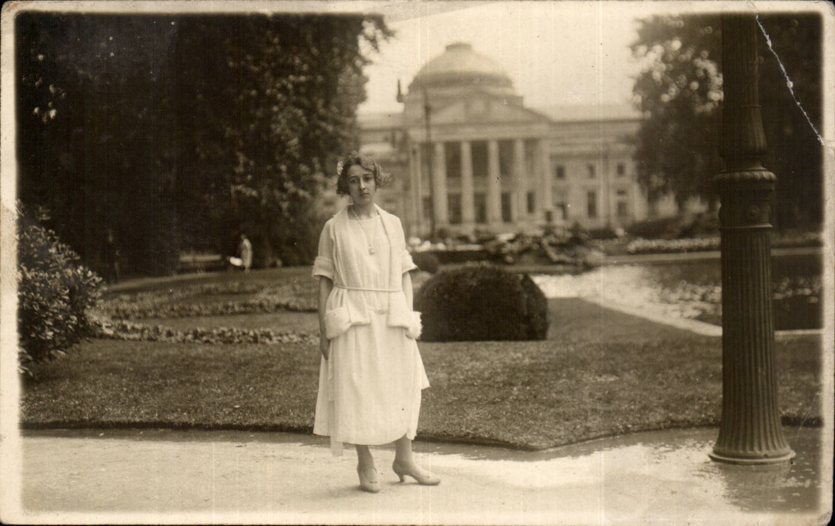 Real photo Woman mad years