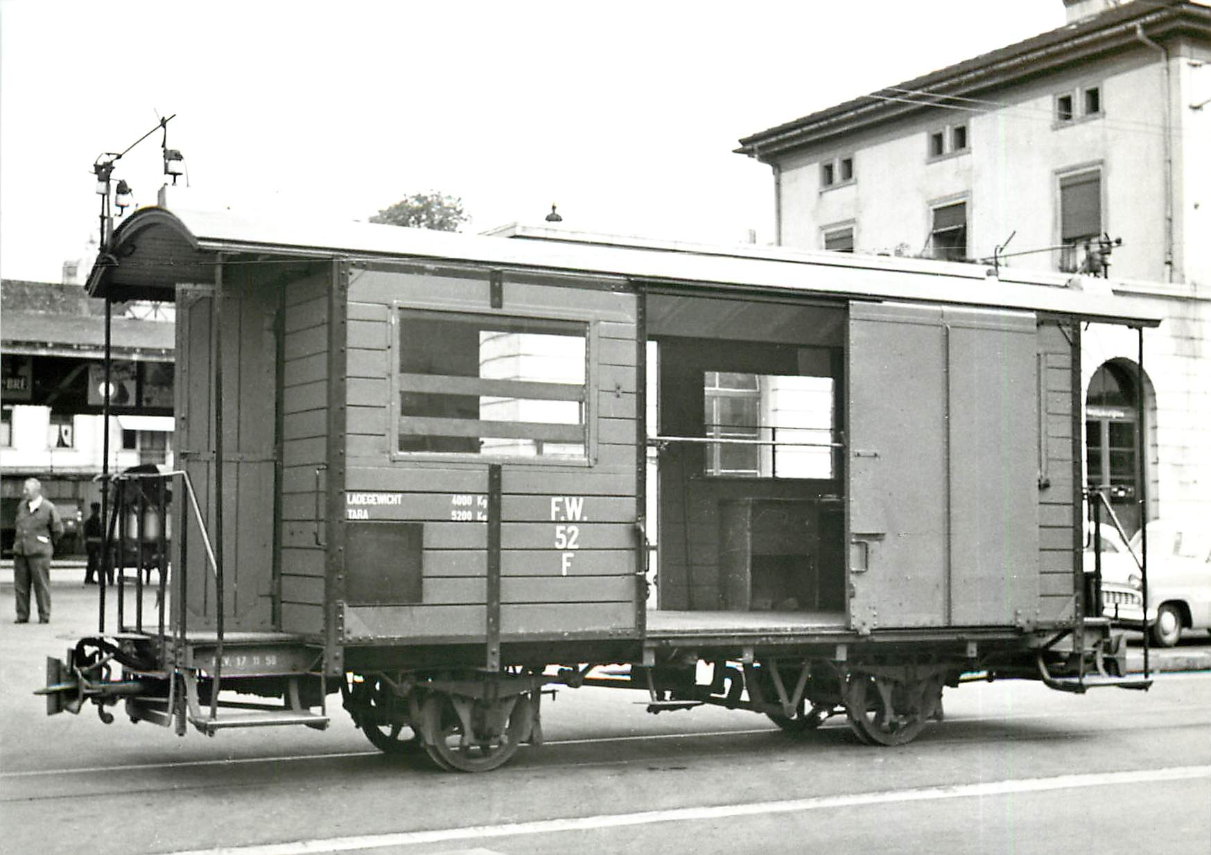 CPM FW 52 mit Fenstern und Innenausruestung als Reservepostwagen