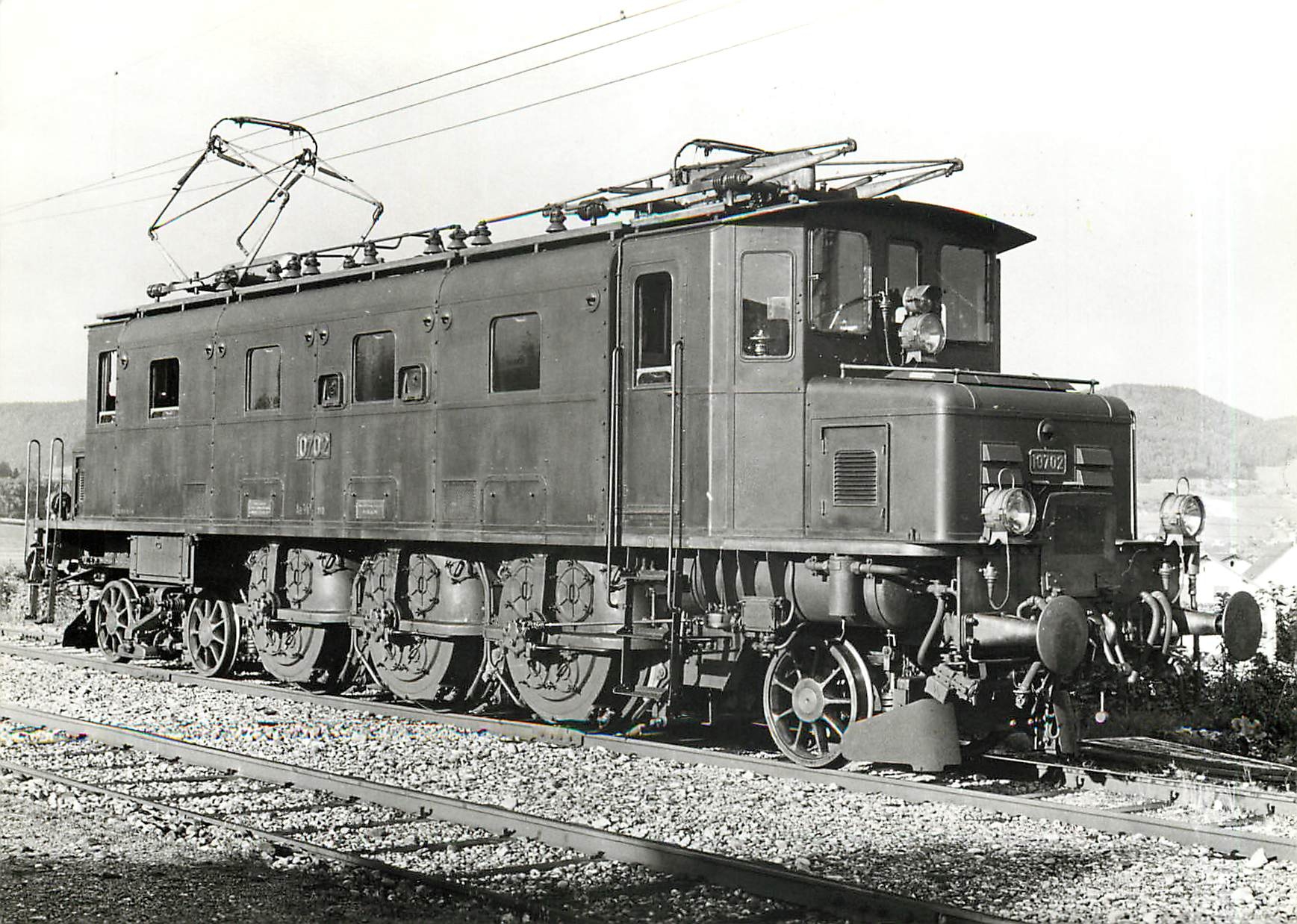 CPM Locomotive pour trains directs et omnibus Ae 3/6 I 10601