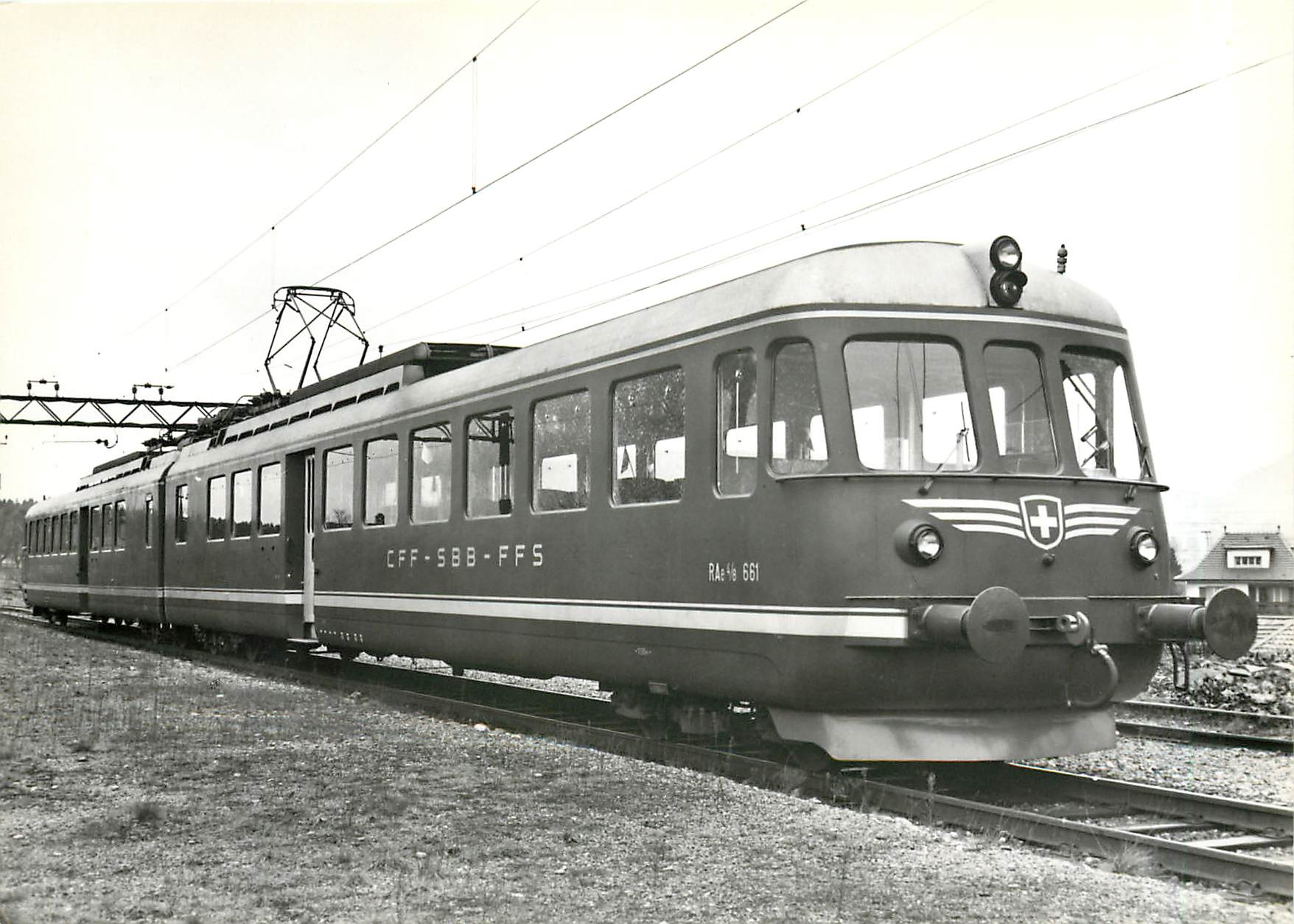 CPM Automotrice double pour excursions RAe 4/8 1022 et 1023