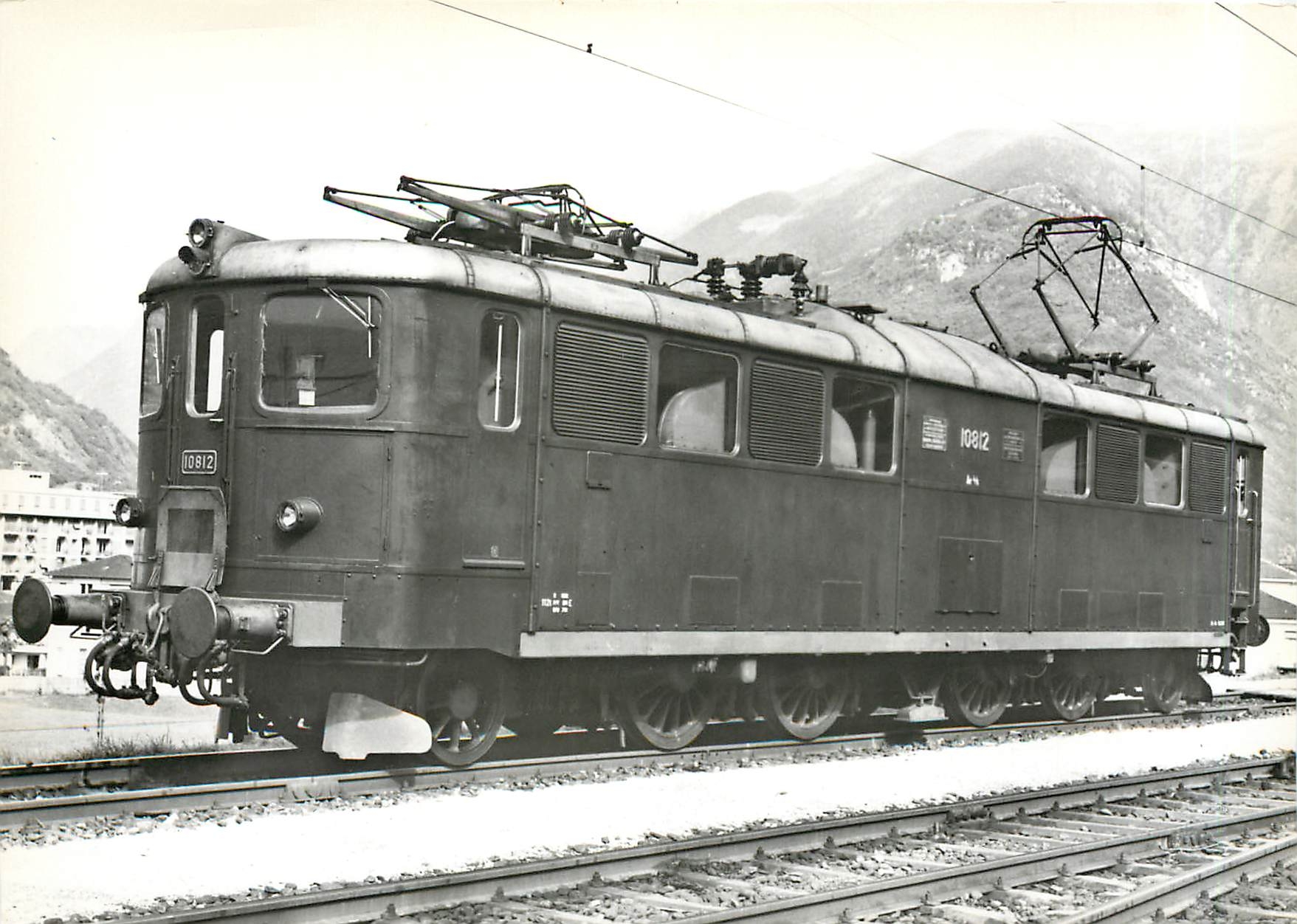 CPM Locomotive du Gothard Ae 4/6 10801-10812