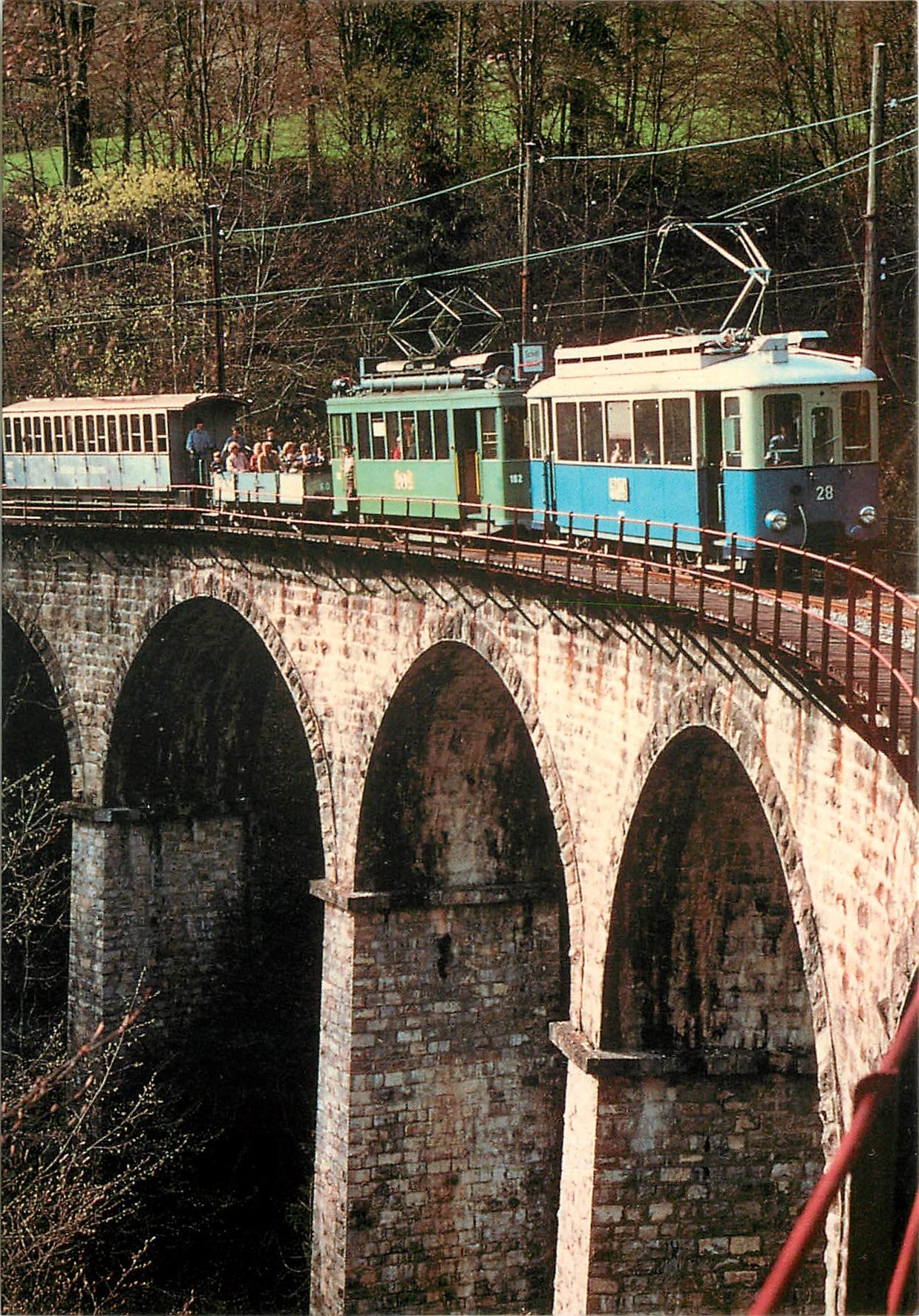 CPM Chemin de fer touristique Blonay-Chamby ''Super traction'' au B.C. sur le viaduc de la Baye de C