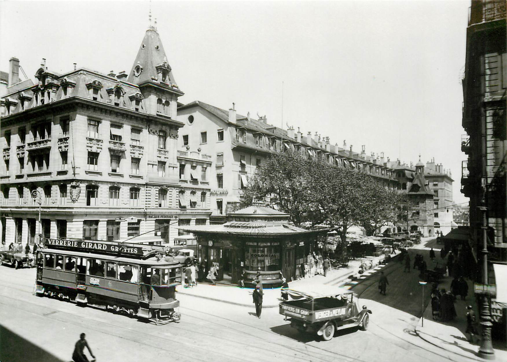CPM Geneve rue du Marche (station de Molard) Ce 2/4 64 avril 1934