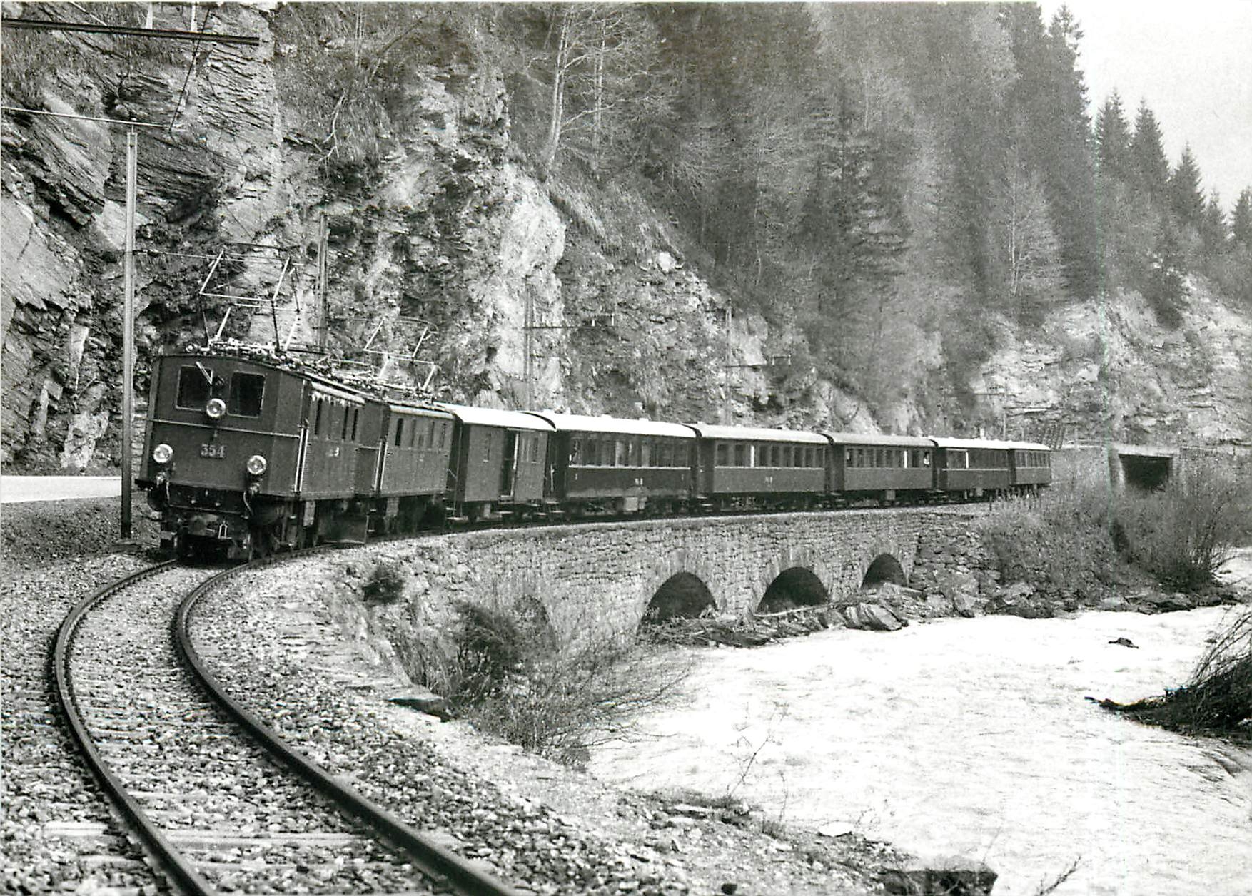 CPM Train special avec Ge 4/6 No.354 et 355 entre Schiers et Furna