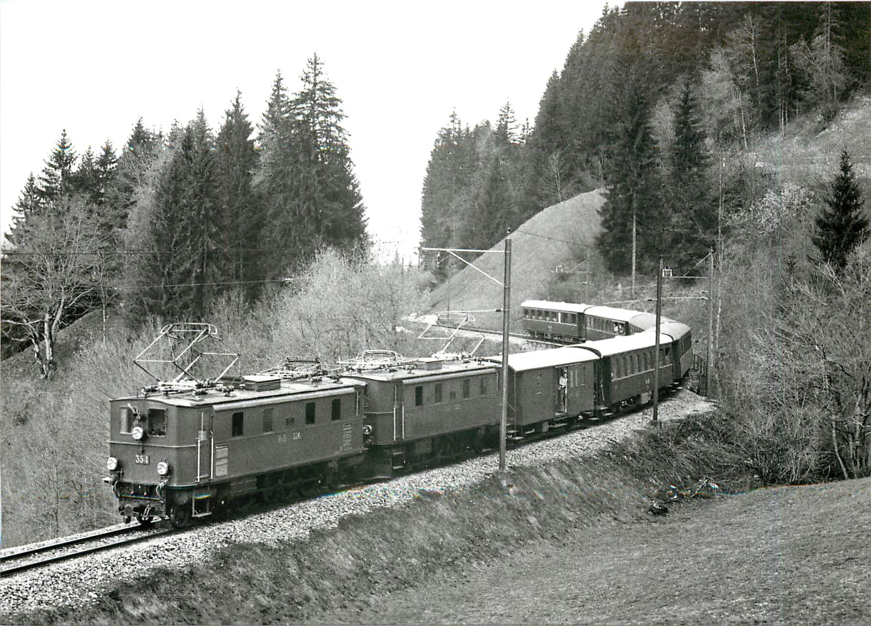 CPM Train special avec Ge 4/6 No.354 et 355 entre Saas im Praettigau et Sarneus 6.4.1974