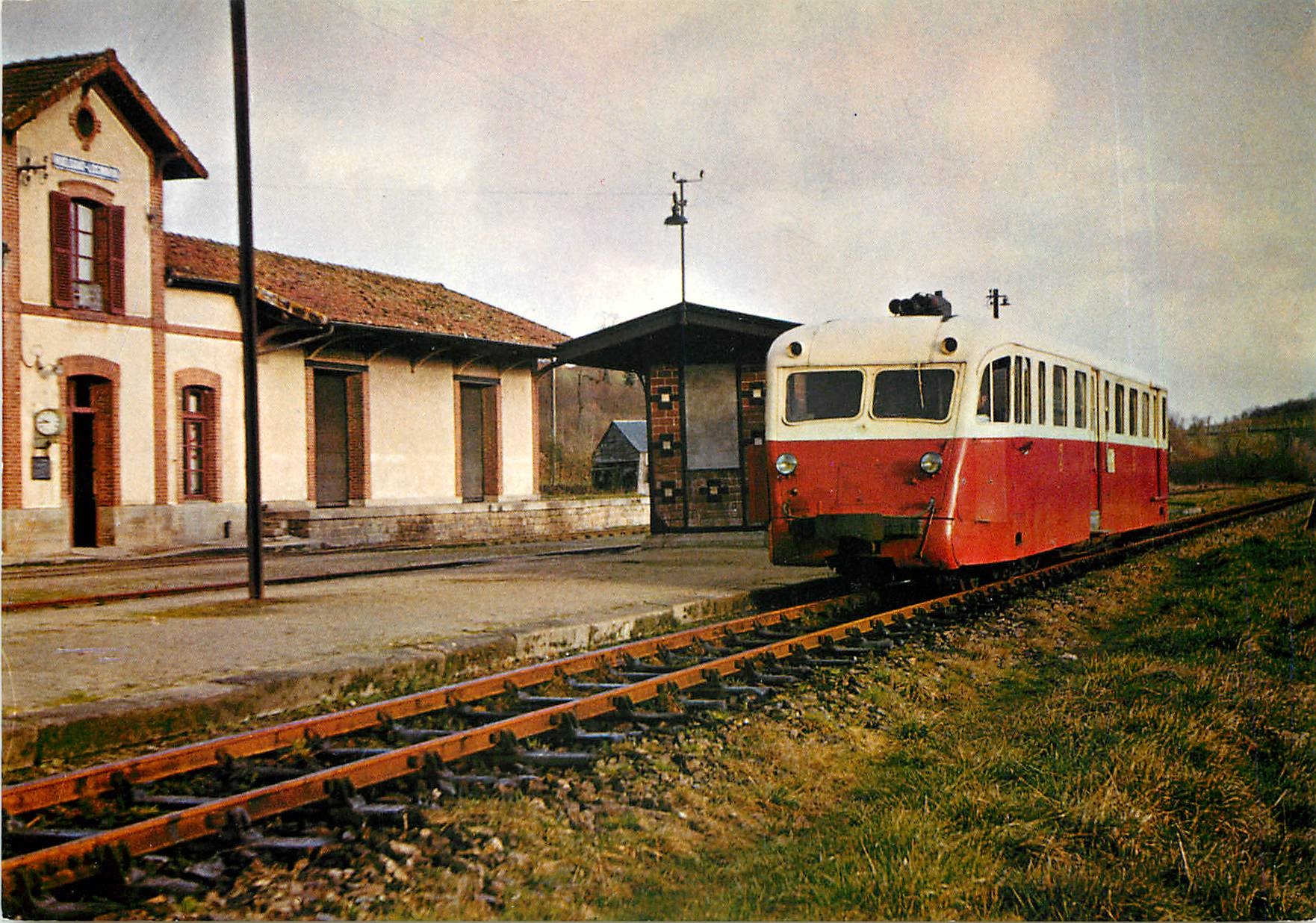 CPM Autorail de Dion type OC 1 ex Cotes du Nord No 152 construit en 1937