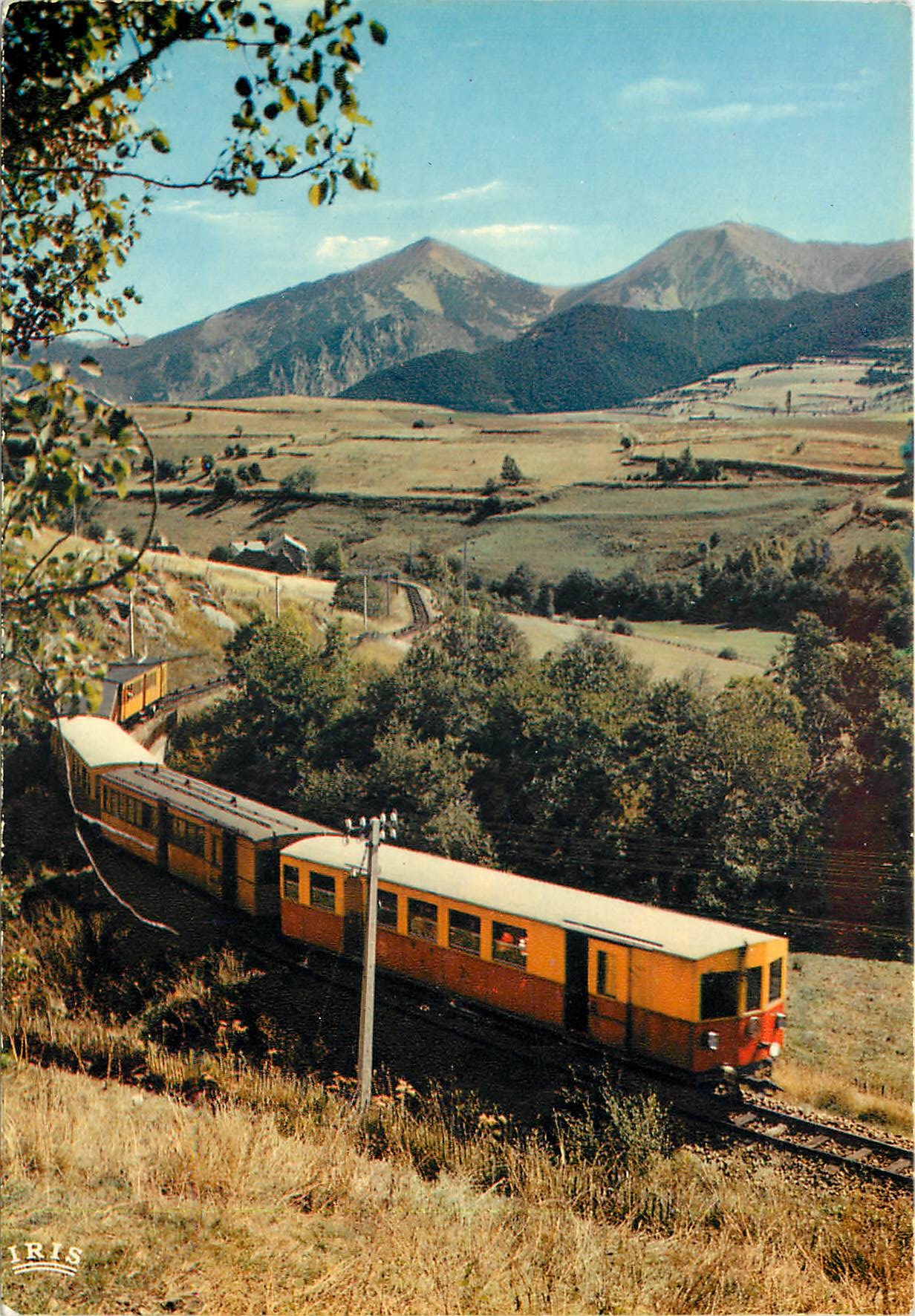 CPM Le petit train ligne SNCF de Villefranche de Conflent a la Tour de Carol