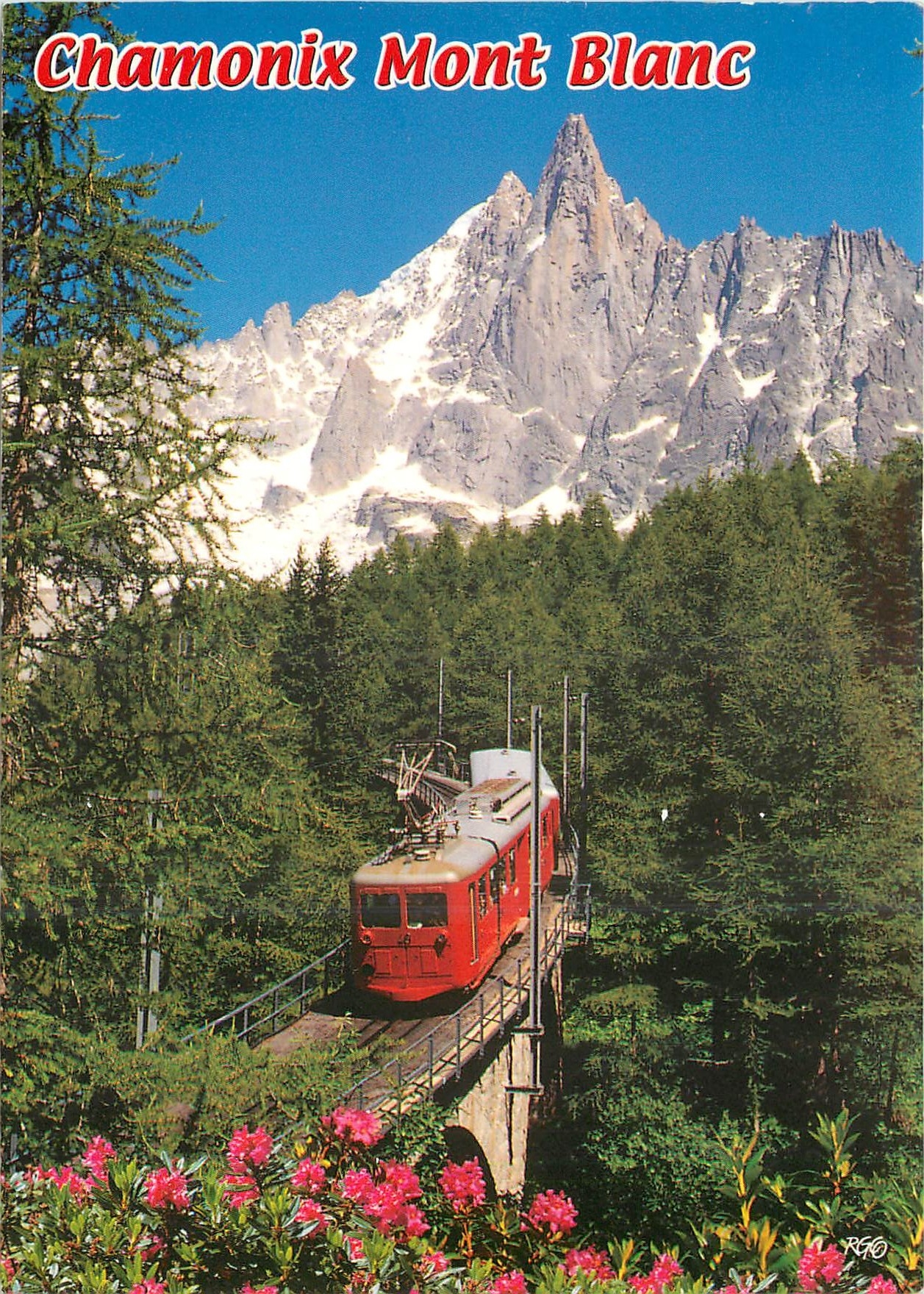 CPM Le chemin de fer du Montenvers face a l'Aiguille du Dru (alt.3754m) et a l'Aiguille Verte (alt.4