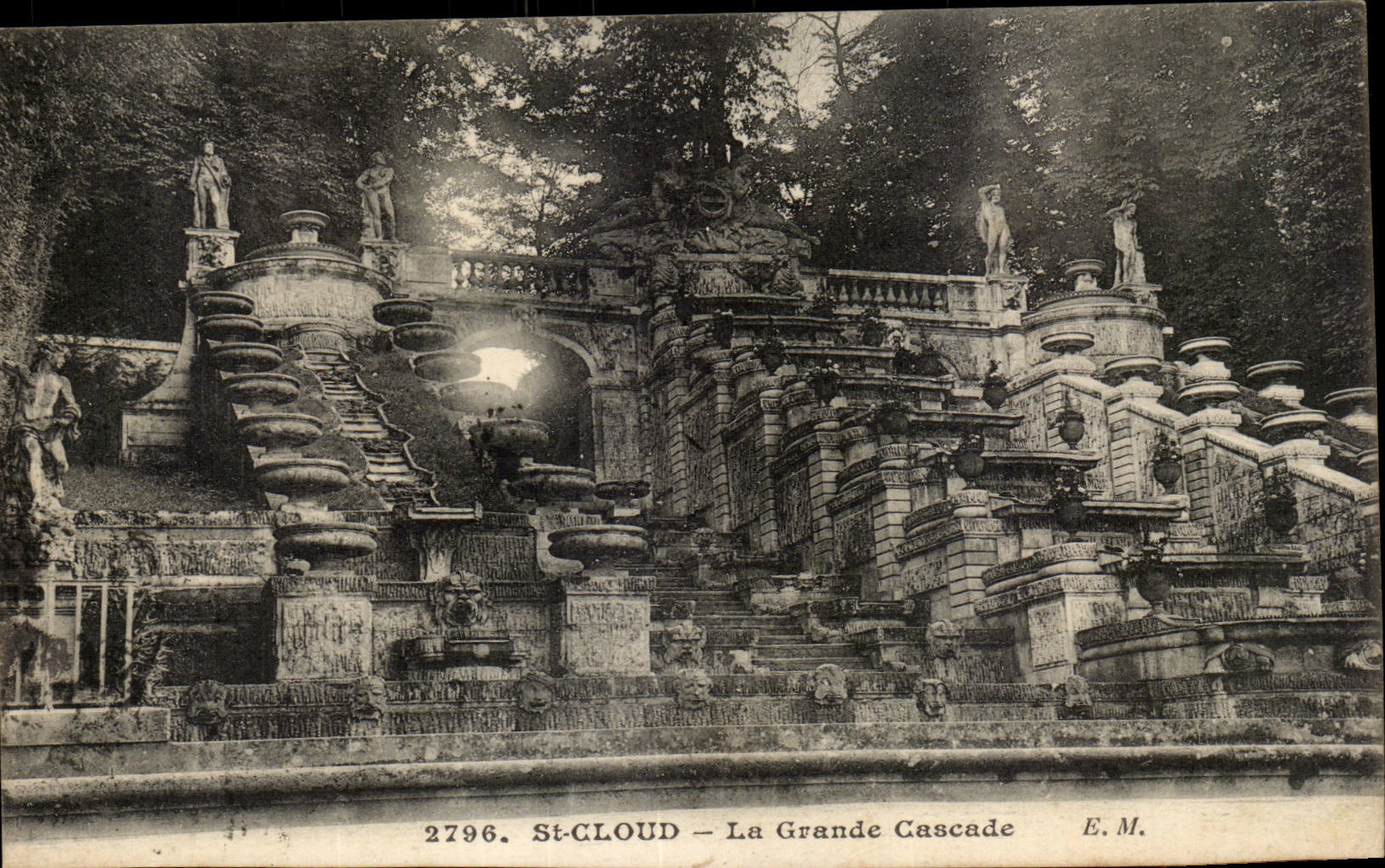 Saint Cloud CPA La grande cascade