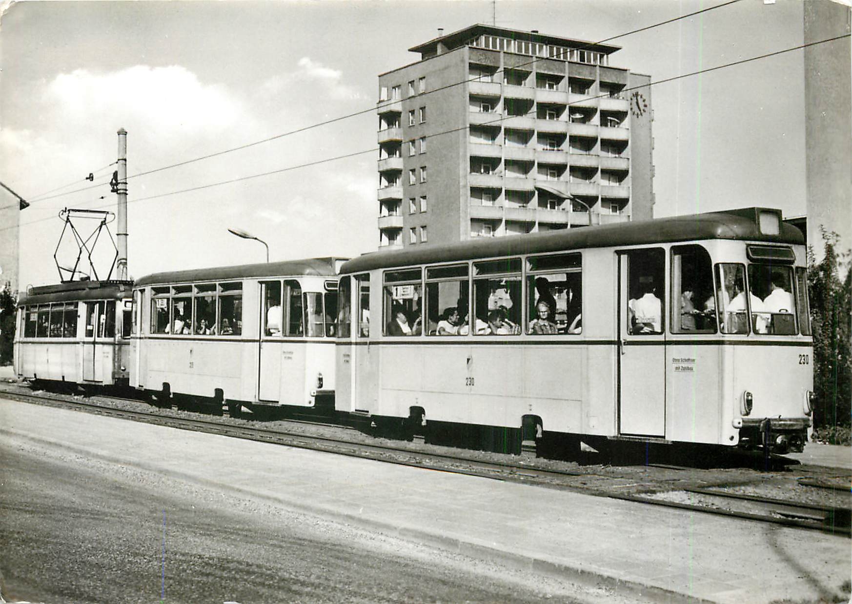 CPM Jahre StraBenbahn Jena an der Haltestelle Emil Hollein Platz 1971
