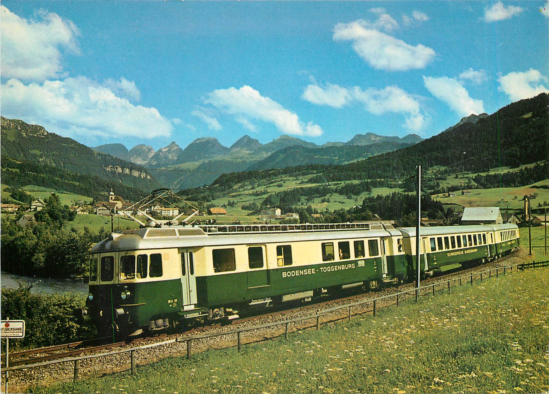 CPM Vierteiliger Pendelzug bei Neblau Neu St Johann