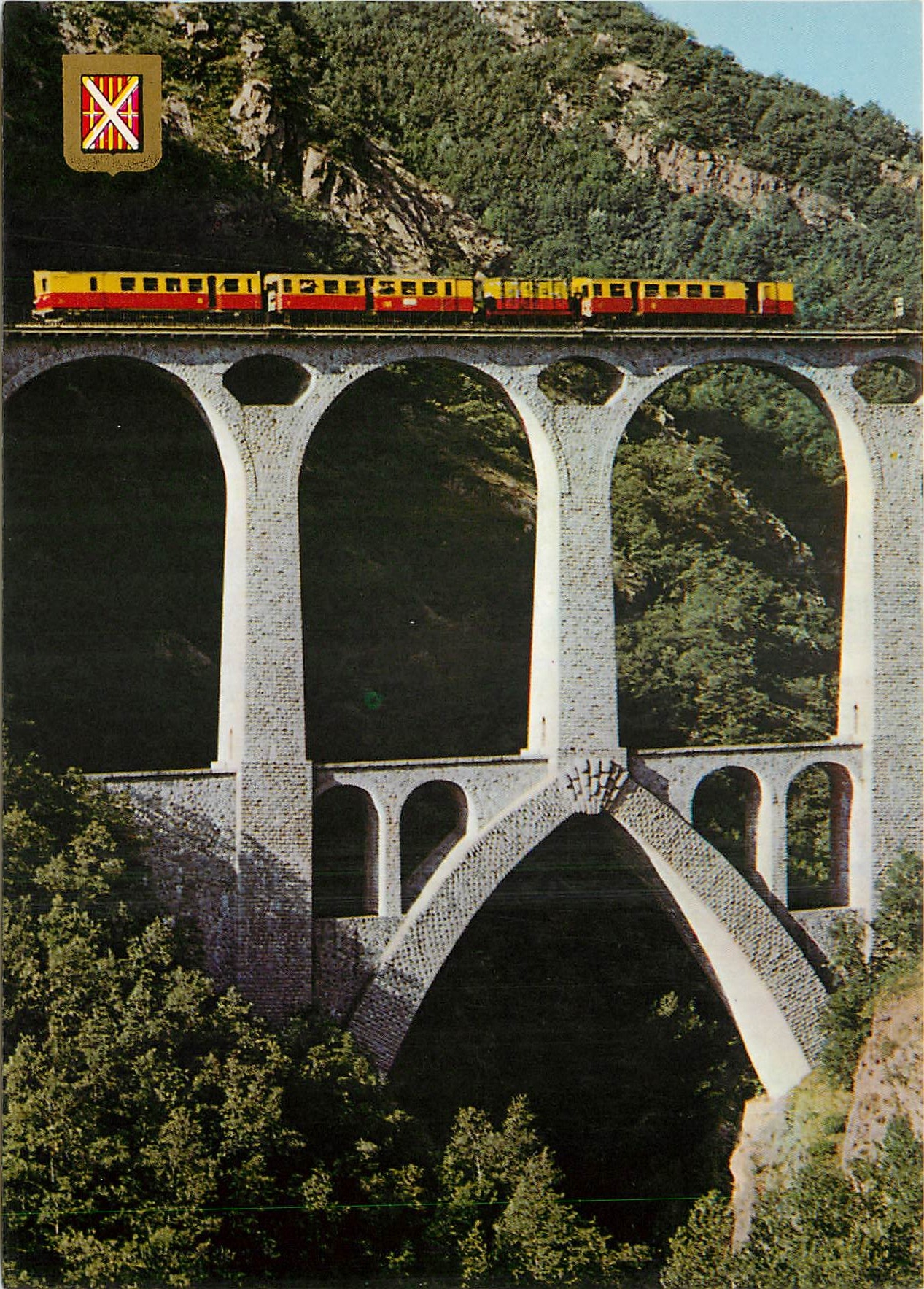 CPM Le petit train jaune sur le pont Séjourné