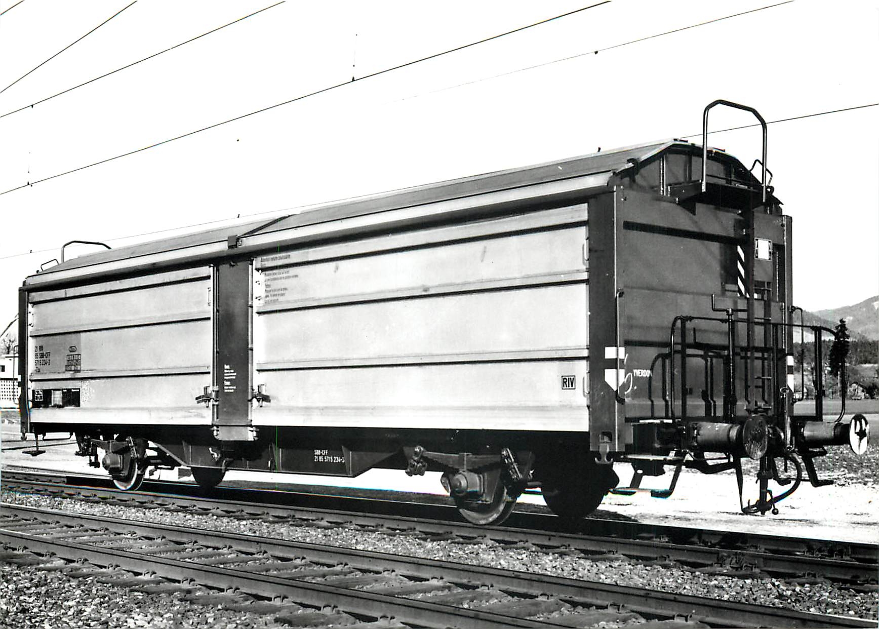 CPM Wagon à toit ouvrant avec faces coulissantes