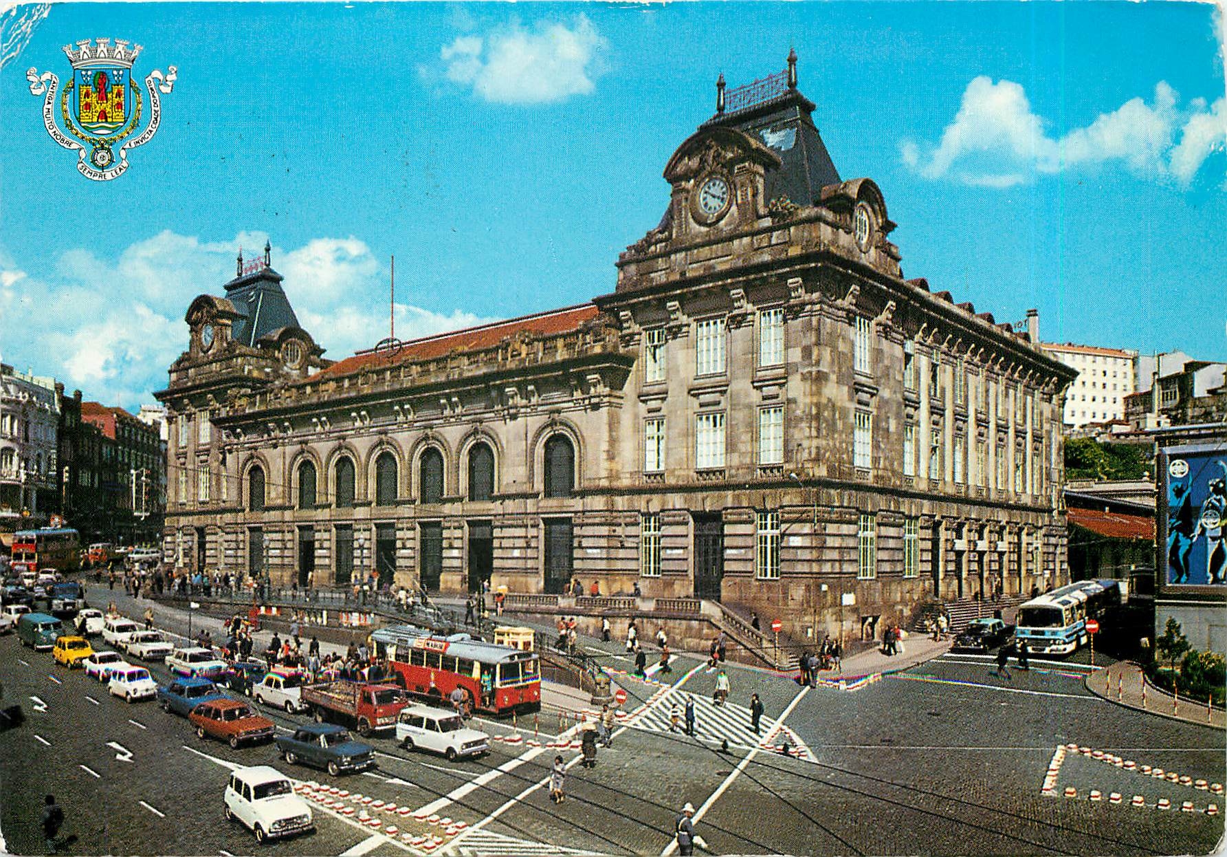 CPM Porto Portugal gare de St Bento et place d'Almeida Garrett