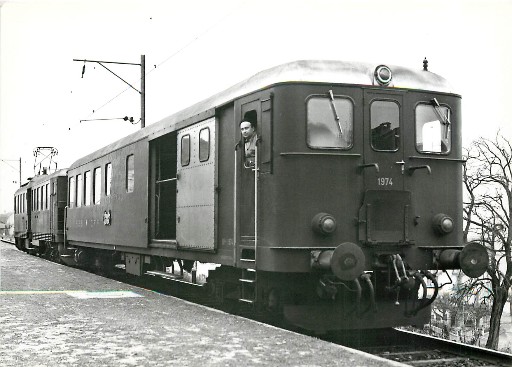 CPM Train navette automotrice Be avec voiture de commande BD