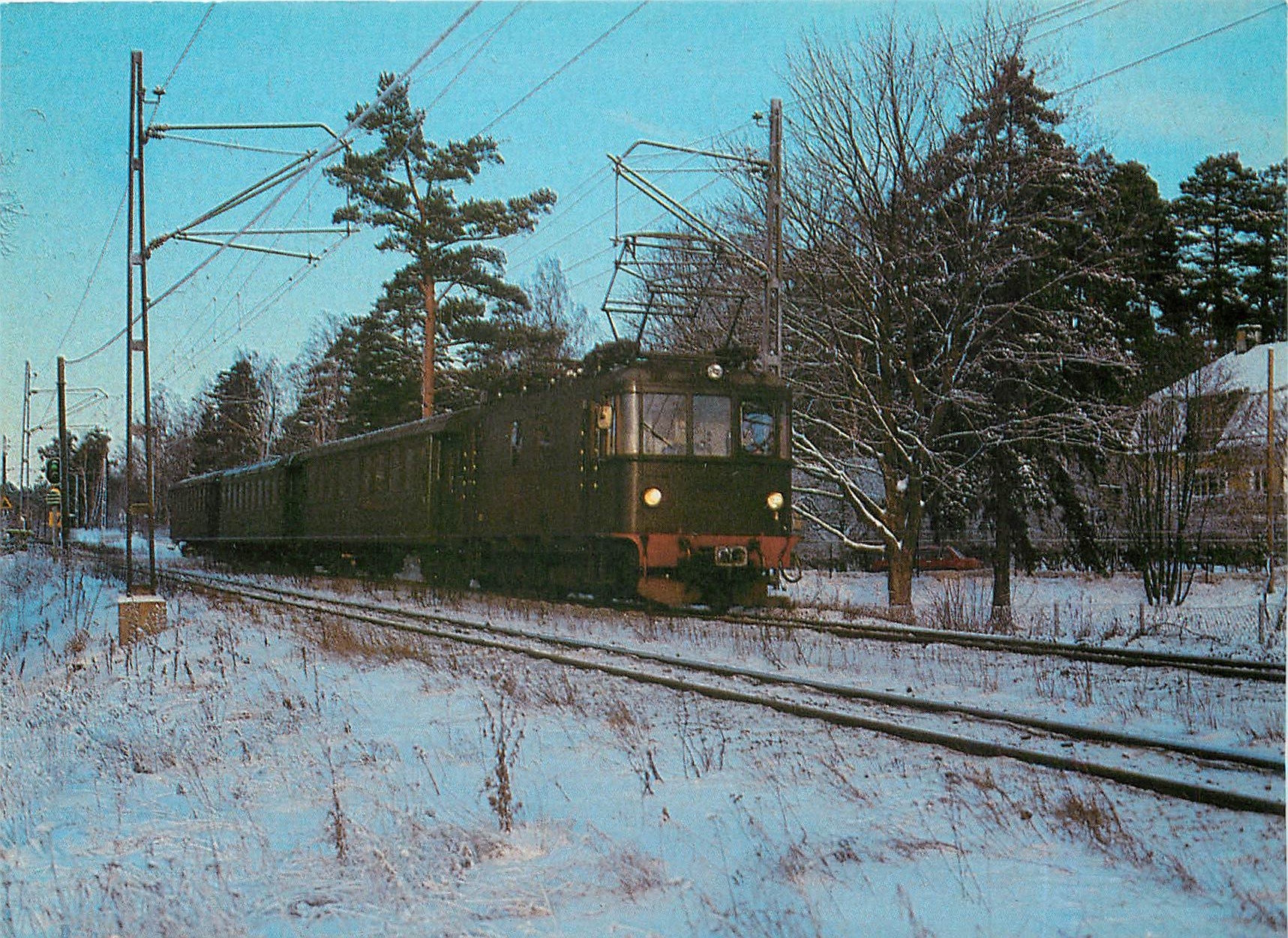 CPM RB the narrow gauge rostagen raiway electric locomotive passes Djursholms Ekiby