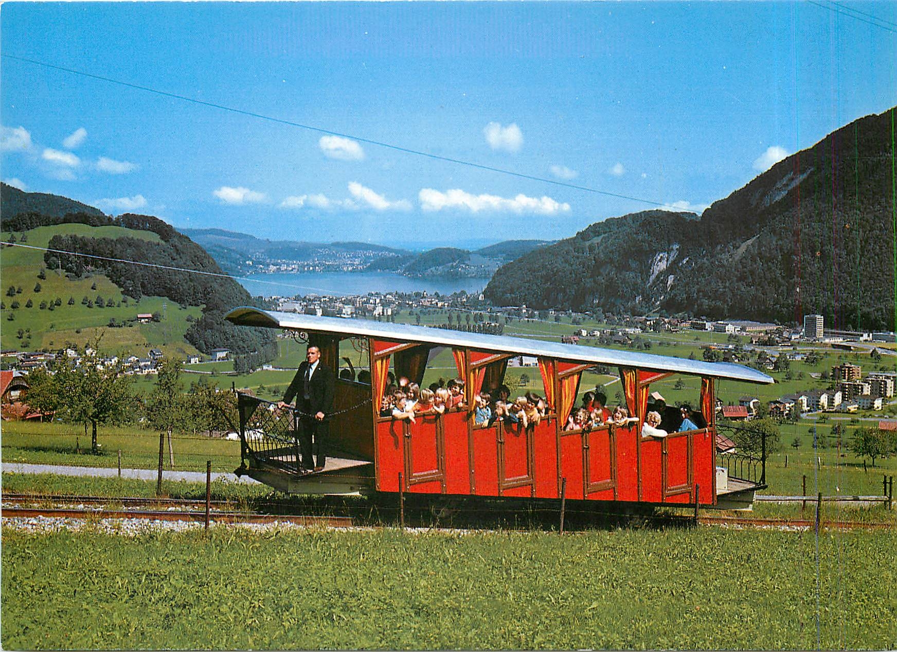 CPM Mit oldtimer Standseilbahn und modernster luftsellbahn