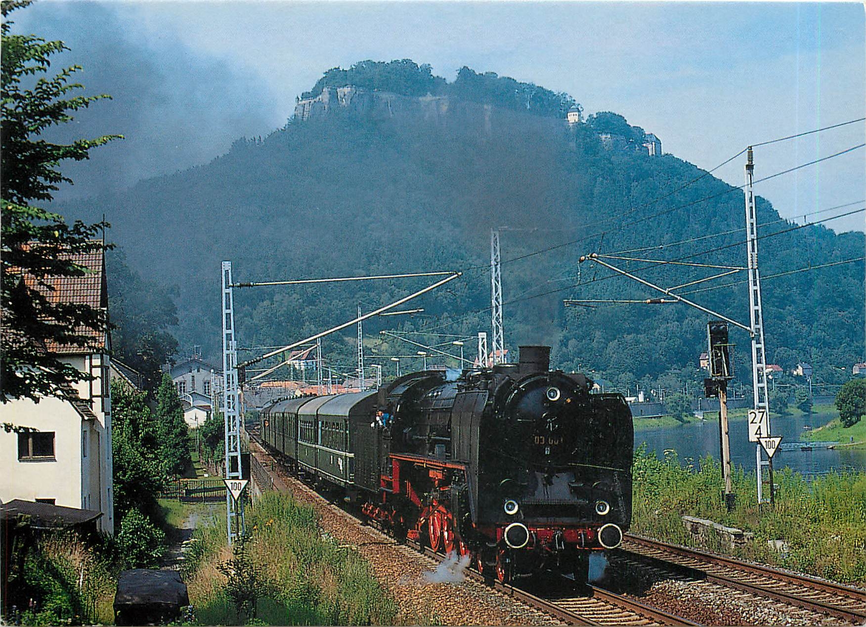 CPM 03 001 mit dem Veltener Traditionszug 