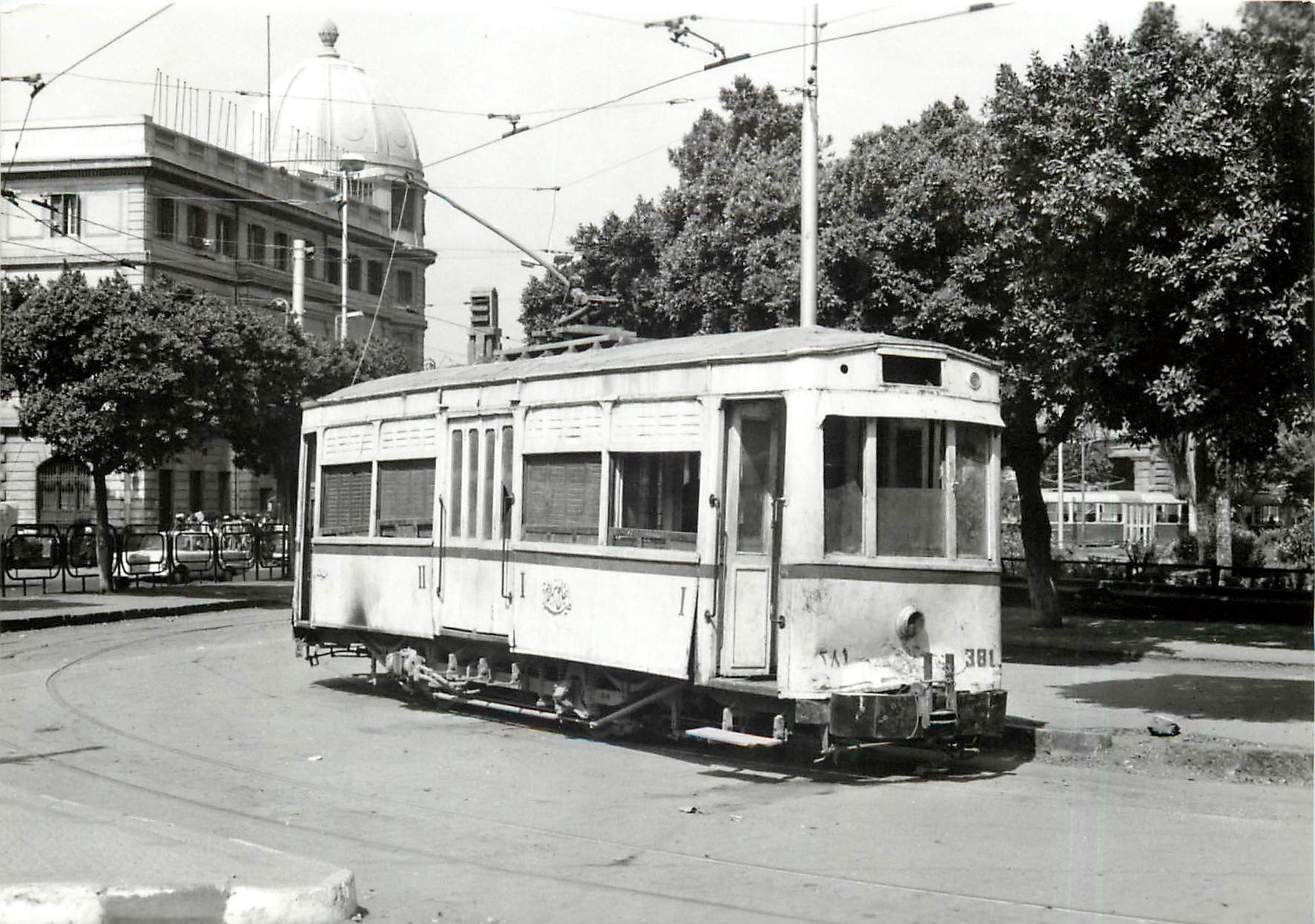 CPM CTA 381 La Brugeoise 1939 dient noch als Schleppfahrzeug 