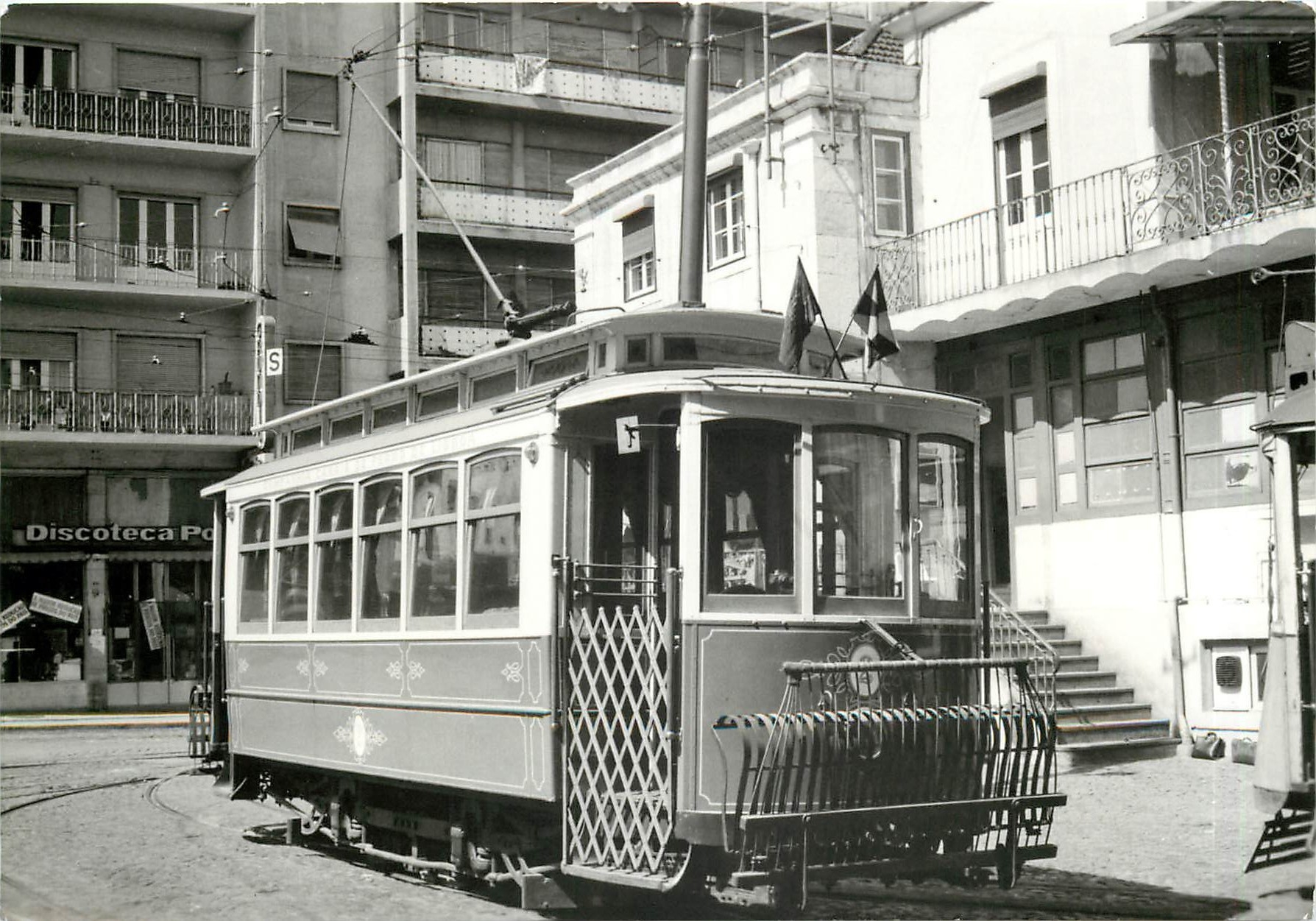 CPM Fur die Touristen richtete Carris Verkehrsbetriebe Lissabon 1965 zwei Triebwagen 
