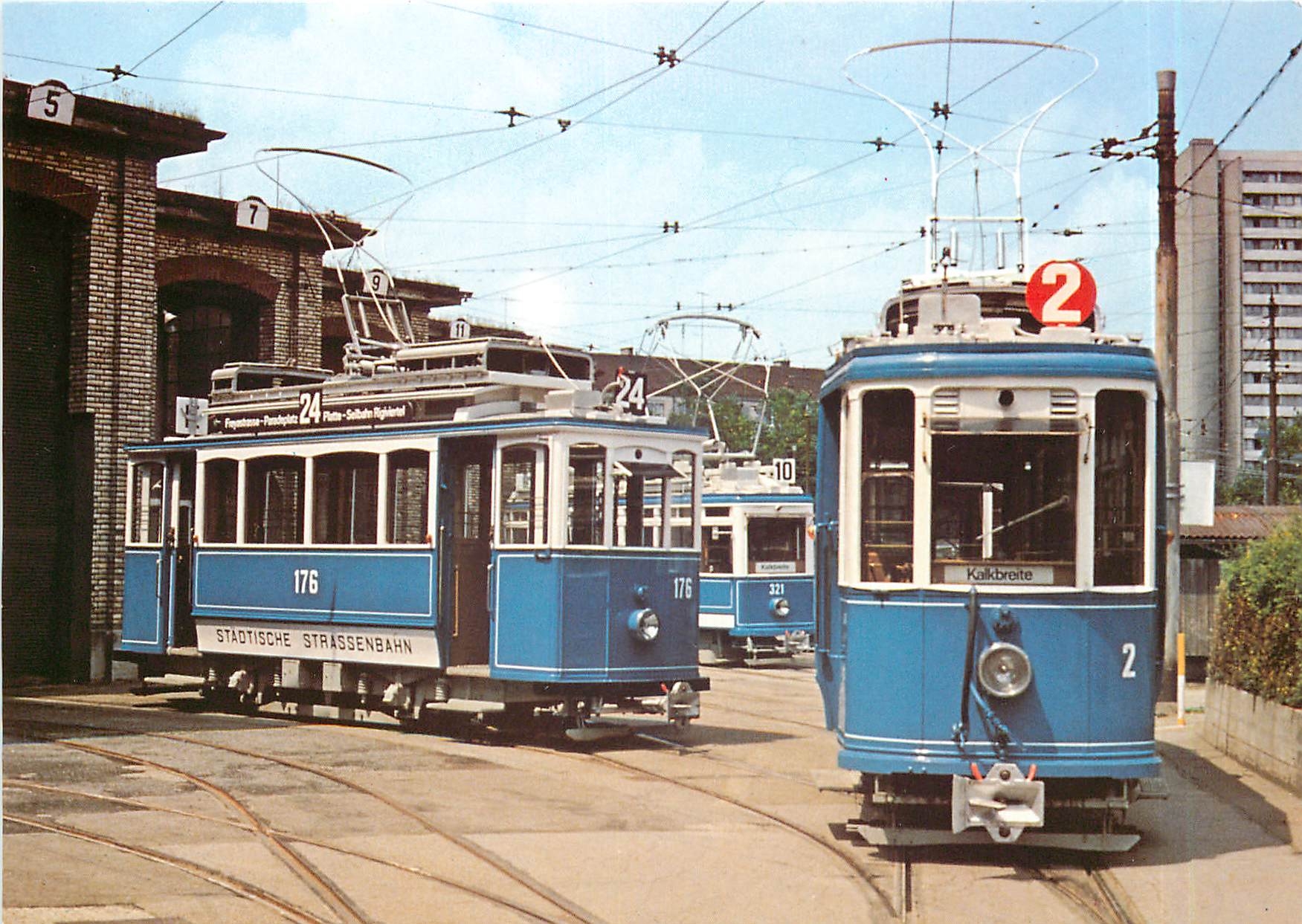 CPM Bereit zur Ausfahrt vor dem alten Depot Kalkbreite VBZ TMZ Ce 2 2 176 Ce 4 4 321 Ce 2 2 2