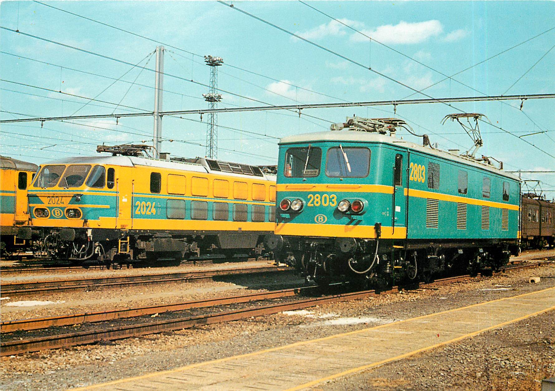 CPM Tram CP 68 Au depot de Schaerbeek la BB 2803 en compagnie de la CC 2024 