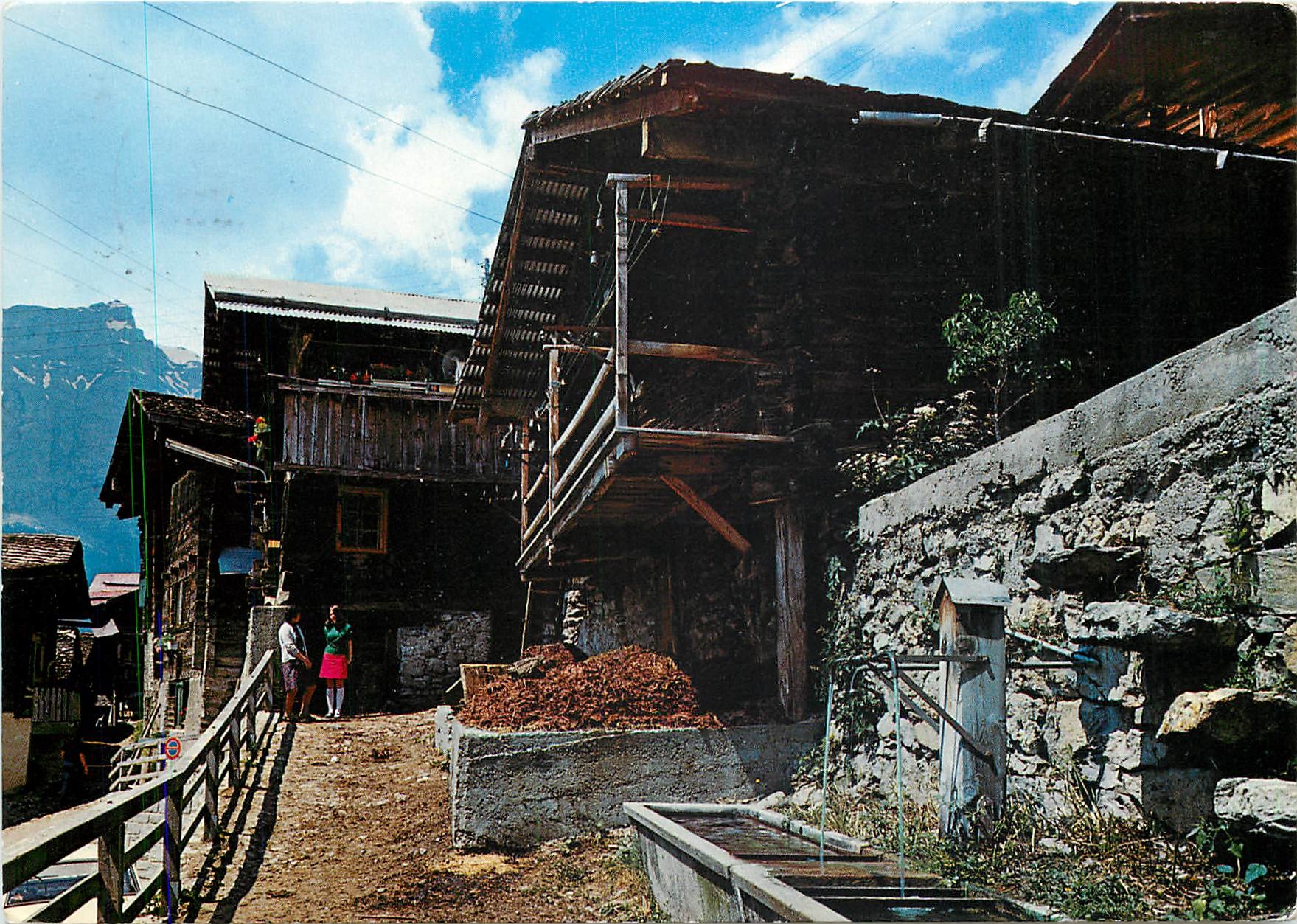 CPM Dorfbrunnen in Albinen Wallis alte Stadel und Spycher 