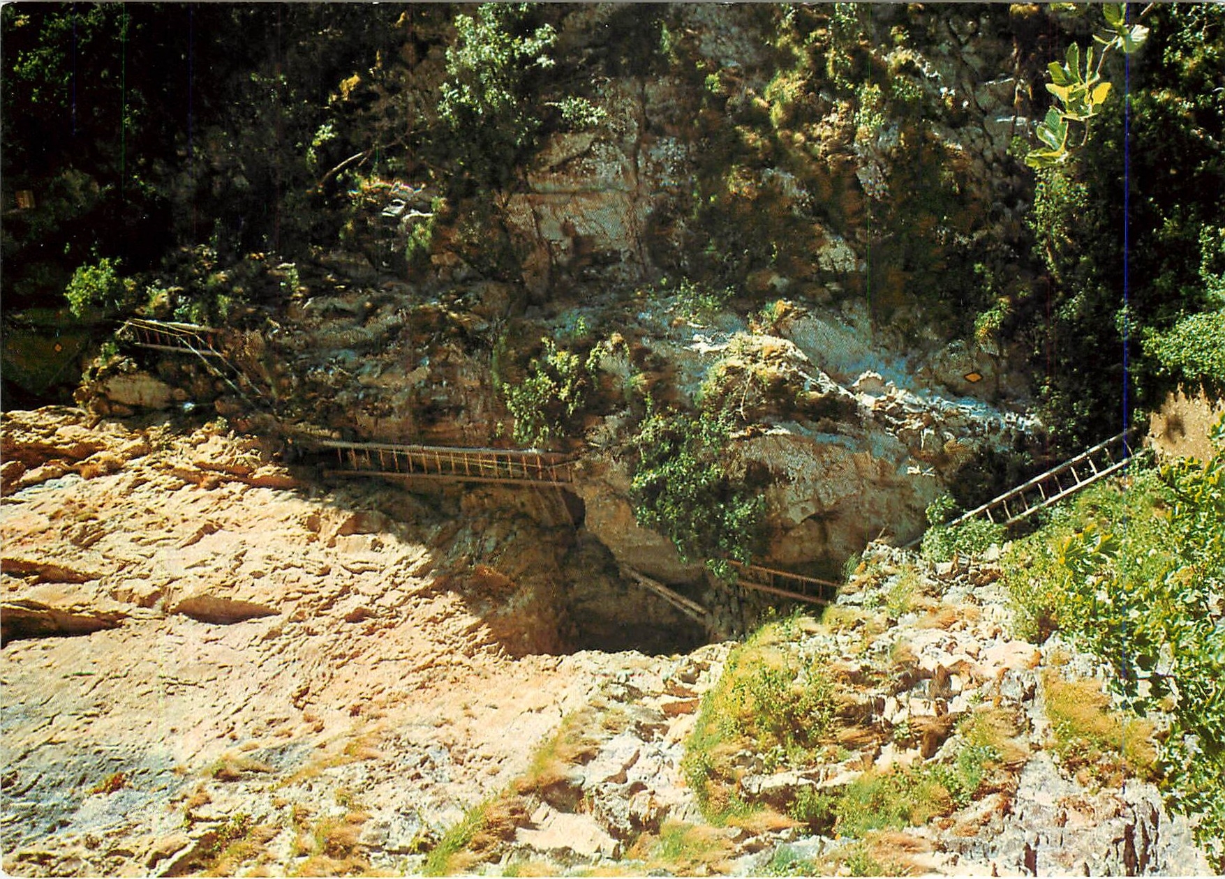 CPM Leukerbad Loeche les Bains Die Albinenleitern am Weg nach Albinen 