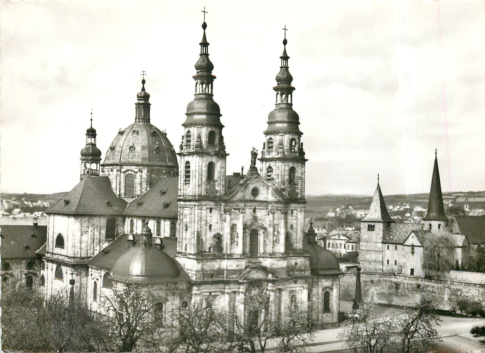 CPM Barockstadt Fulda Dom erbaut 1704 1712 von Joh Dietzenhofer Rechts die Michae