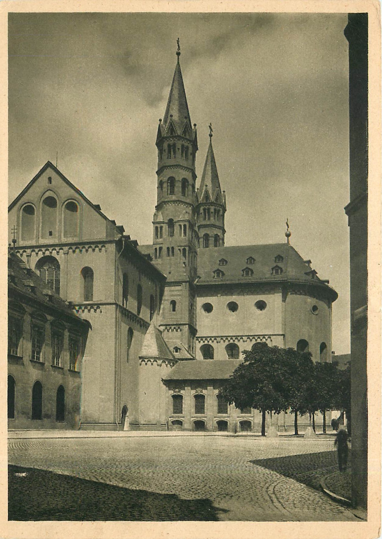 CPM Der Dom in Wurzburg Sudostansicht Vom Paradeplatz