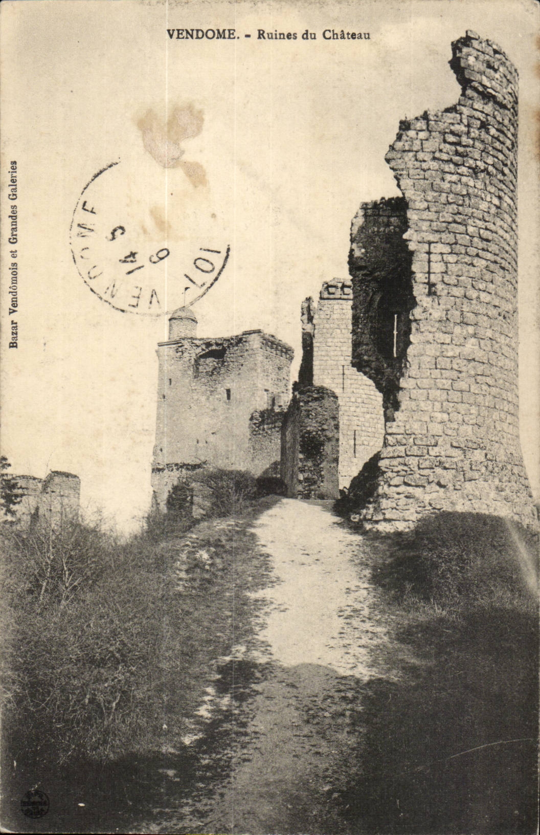 VEndome CPA Ruins of the castle