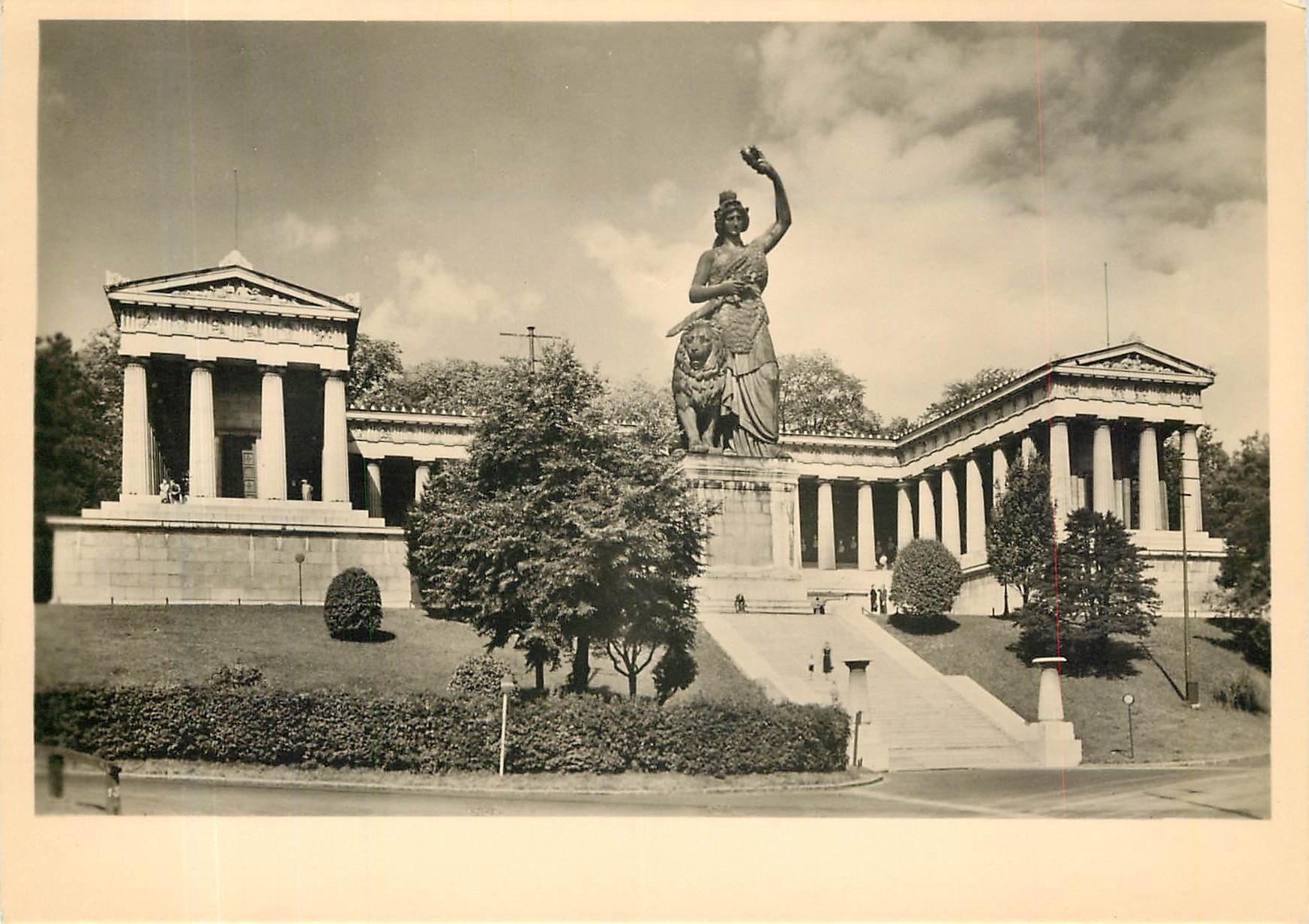 CPM Munchen Bavaria mit Bahmeshalle 