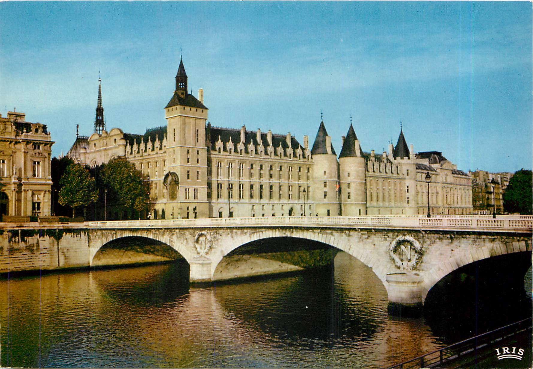 CPM Paris La Conciergerie 
