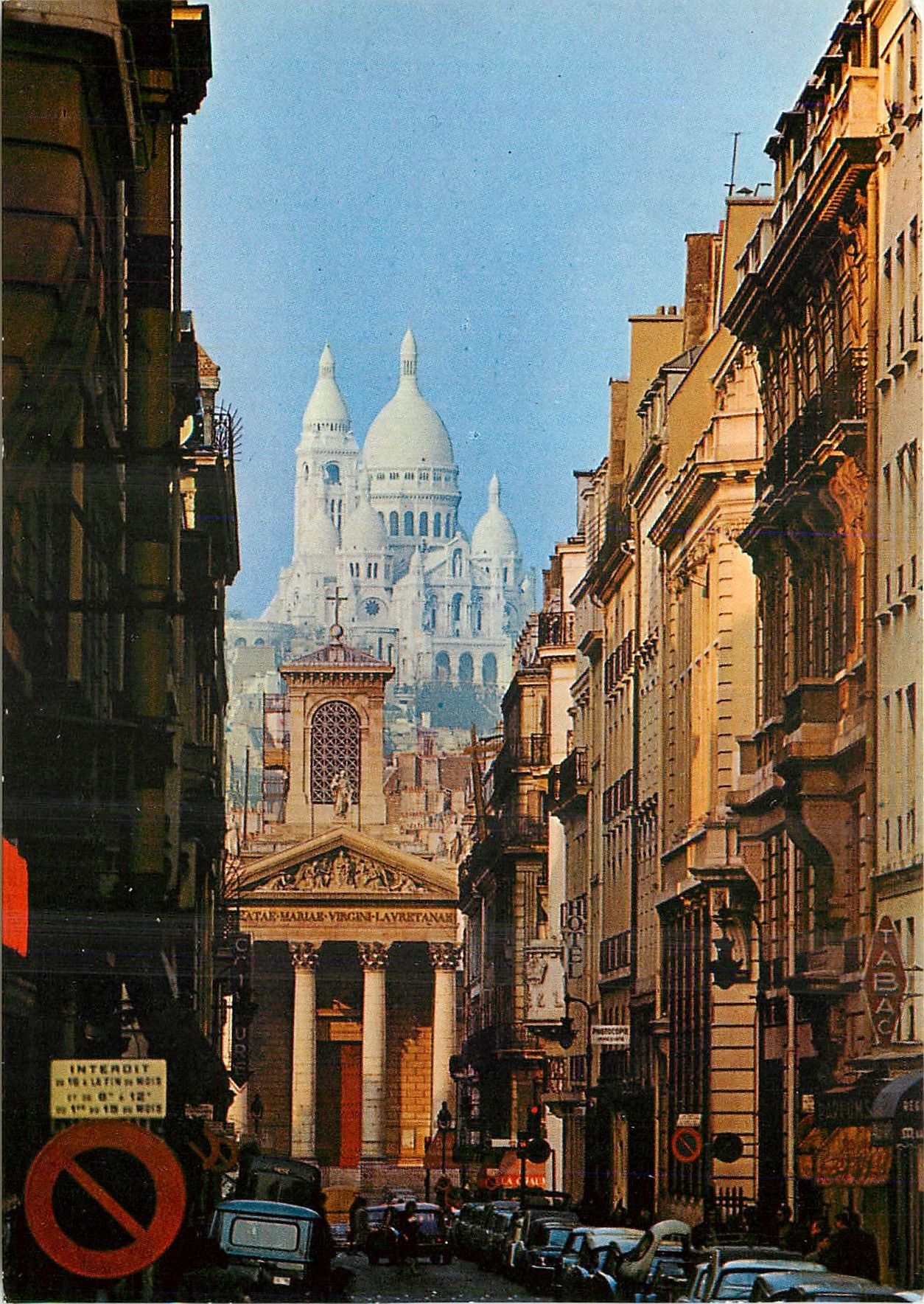 CPM Paris Notre Dame de Lorette et le Sacre Coeur