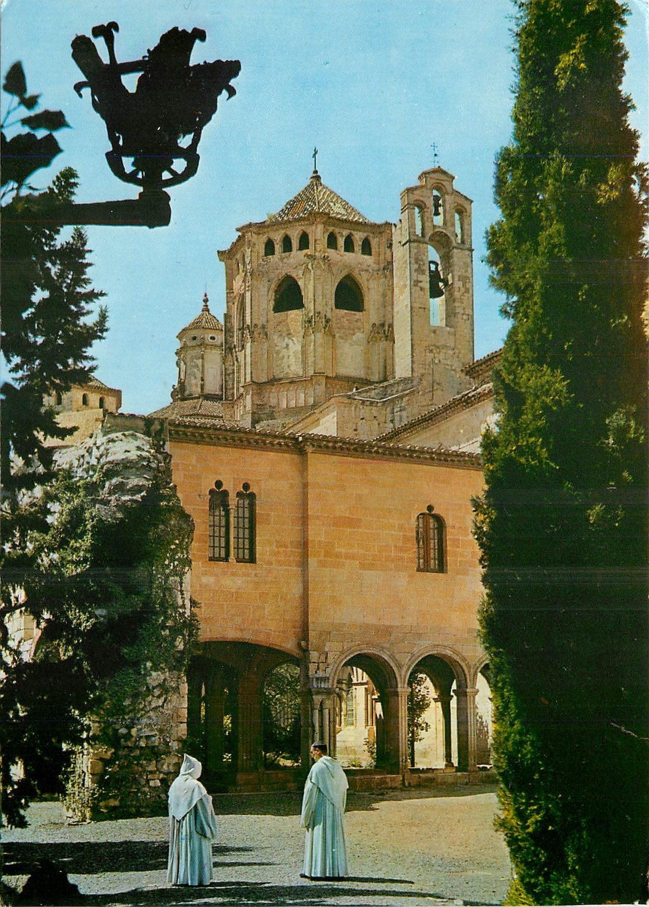 CPM Real Monasterio de Poblet La Tour du transept vue des le jardin