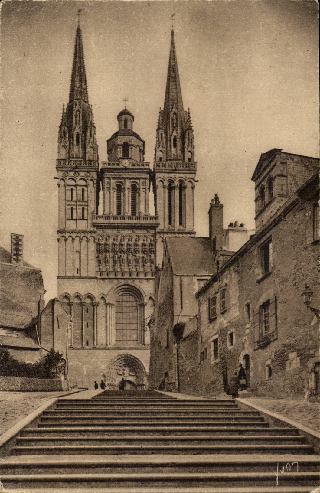 Angers CPA the cathedral and the rise St Maurice (stamp Jacquard Lyon)