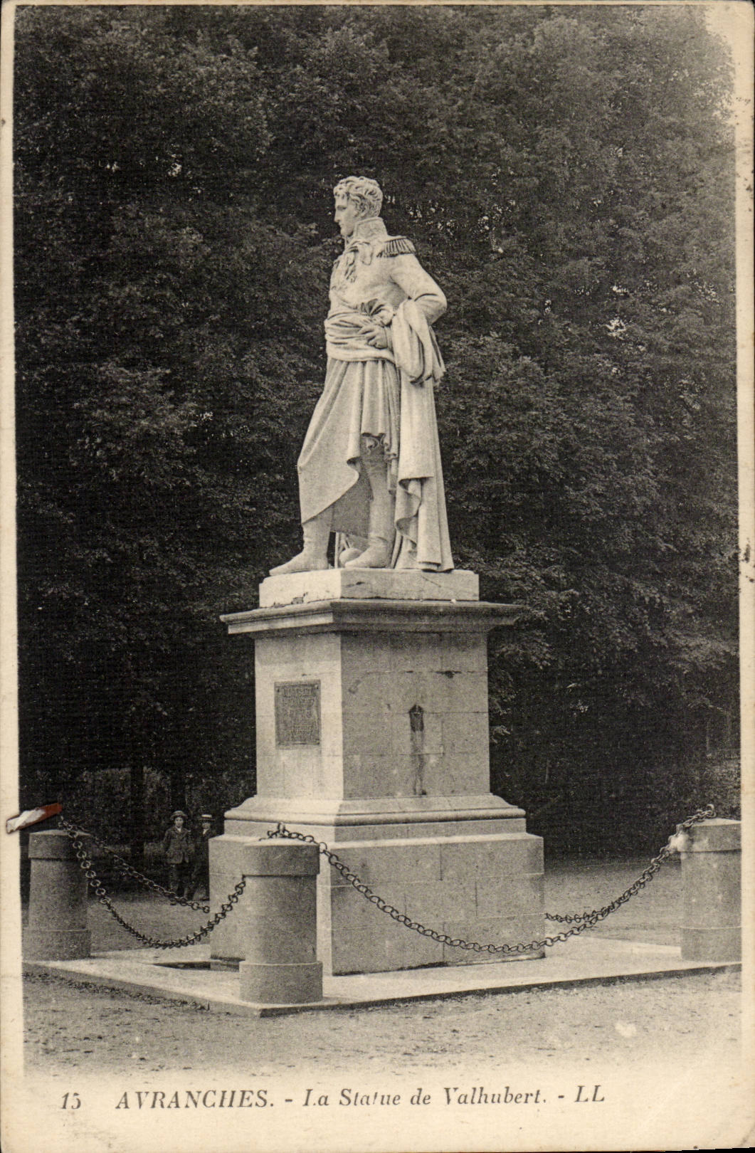 Avranches CPA Statue of Valhubert