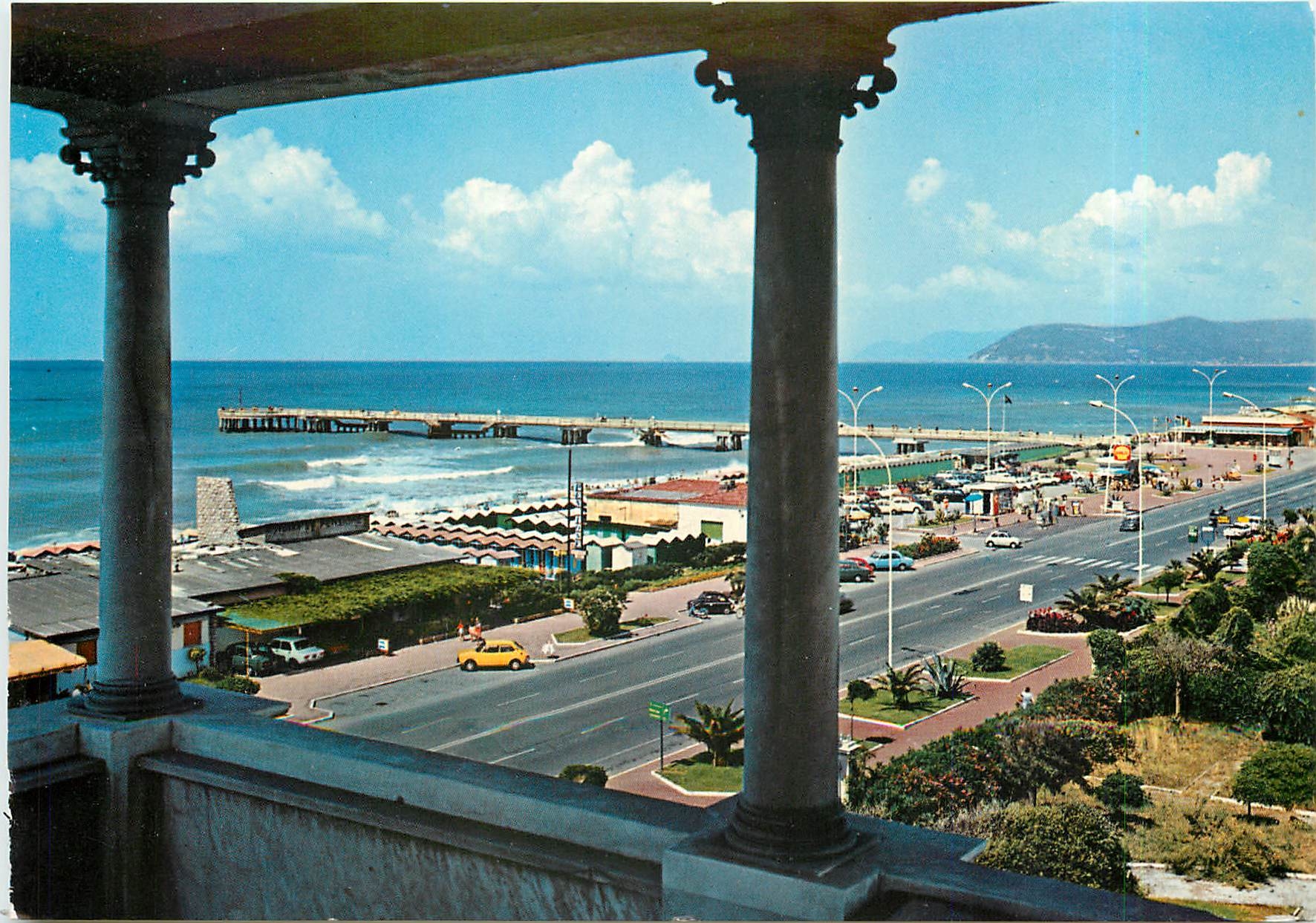 CPM Marina di Massa Planche et promenade