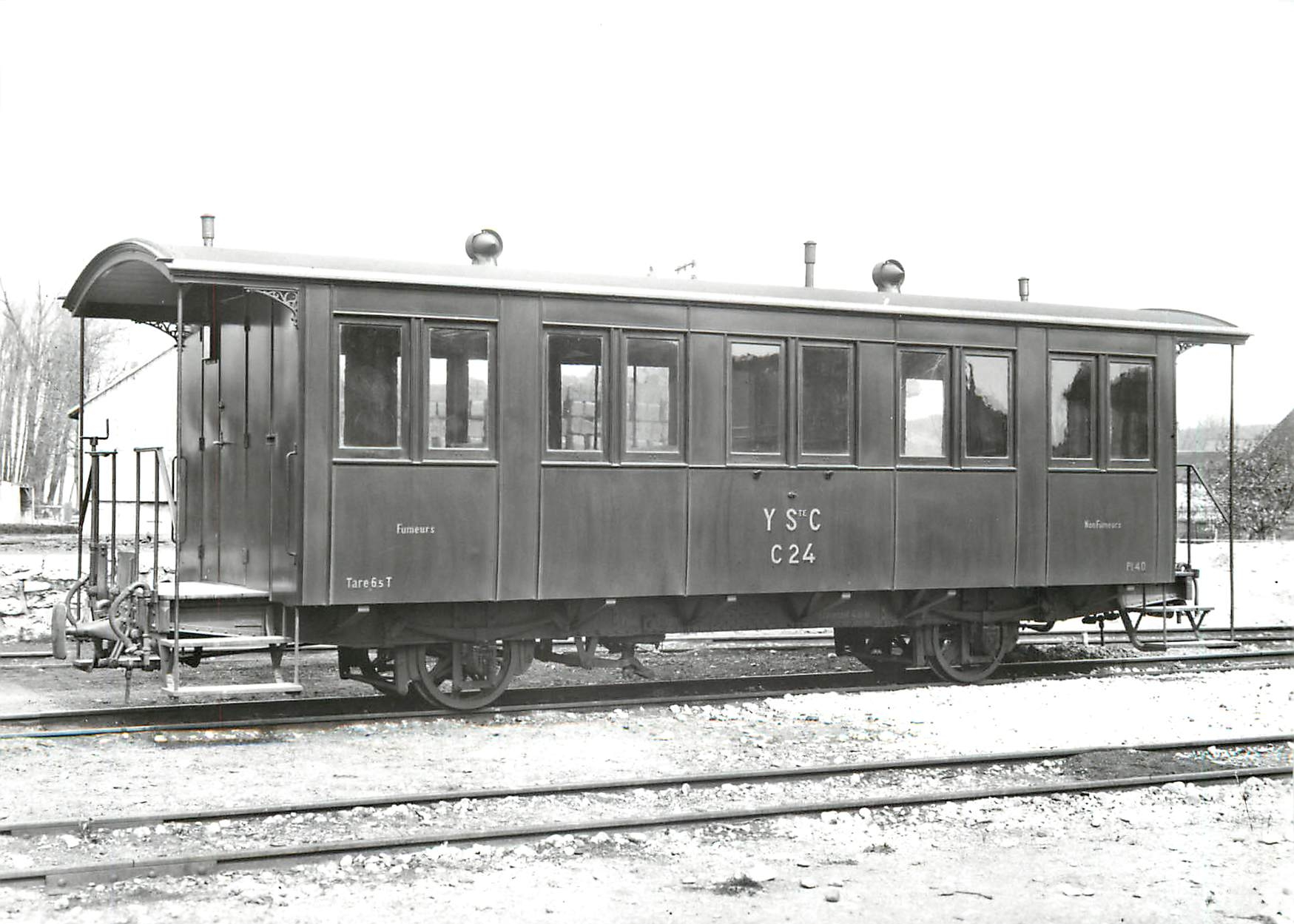 CPM Voiture C24 sortant de revision vers 1898