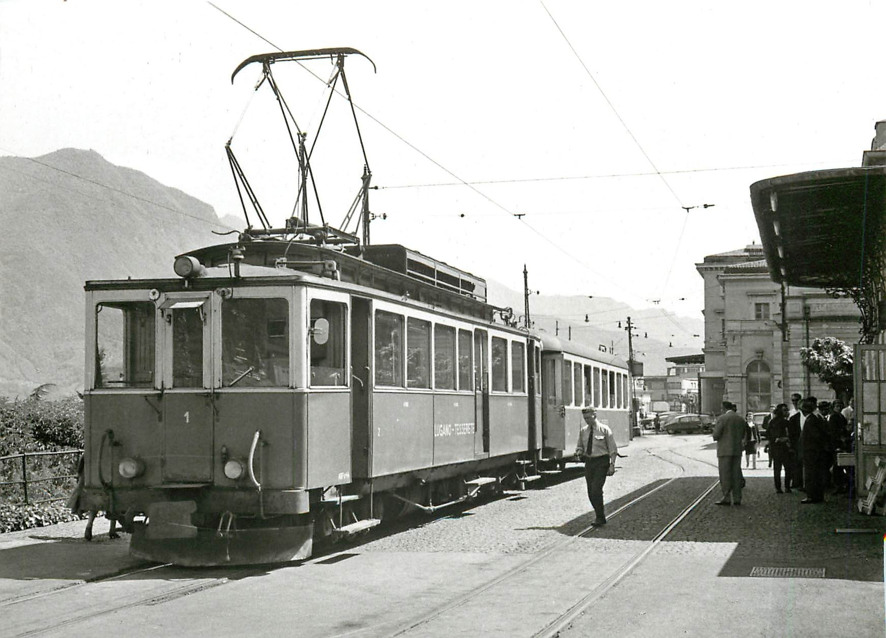 CPM Lugano palce de la Gare. ABFe 4/4 1 et B4 15 20.5.1967