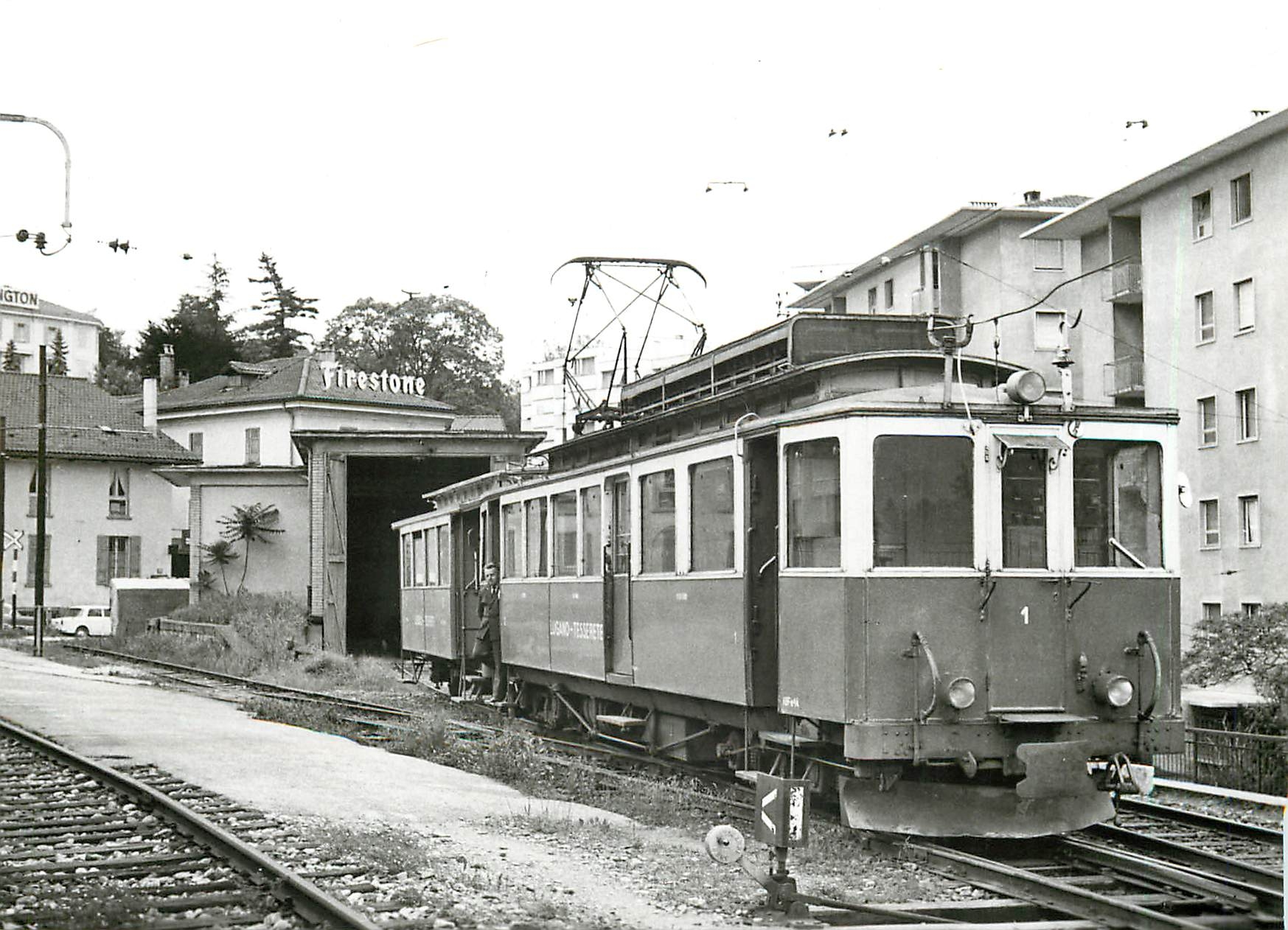 CPM L'ABFE 4/4 1 et B11 du parc d'origine a Lugano devant la remise 20.5.1967
