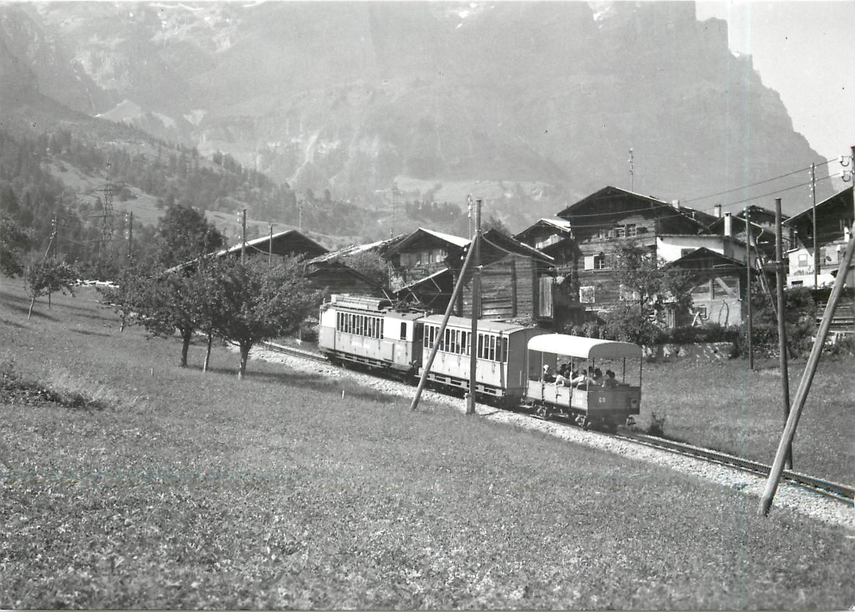 CPM Train pour Loeche-les-Bains devant le village d'Inden 15.4.1967